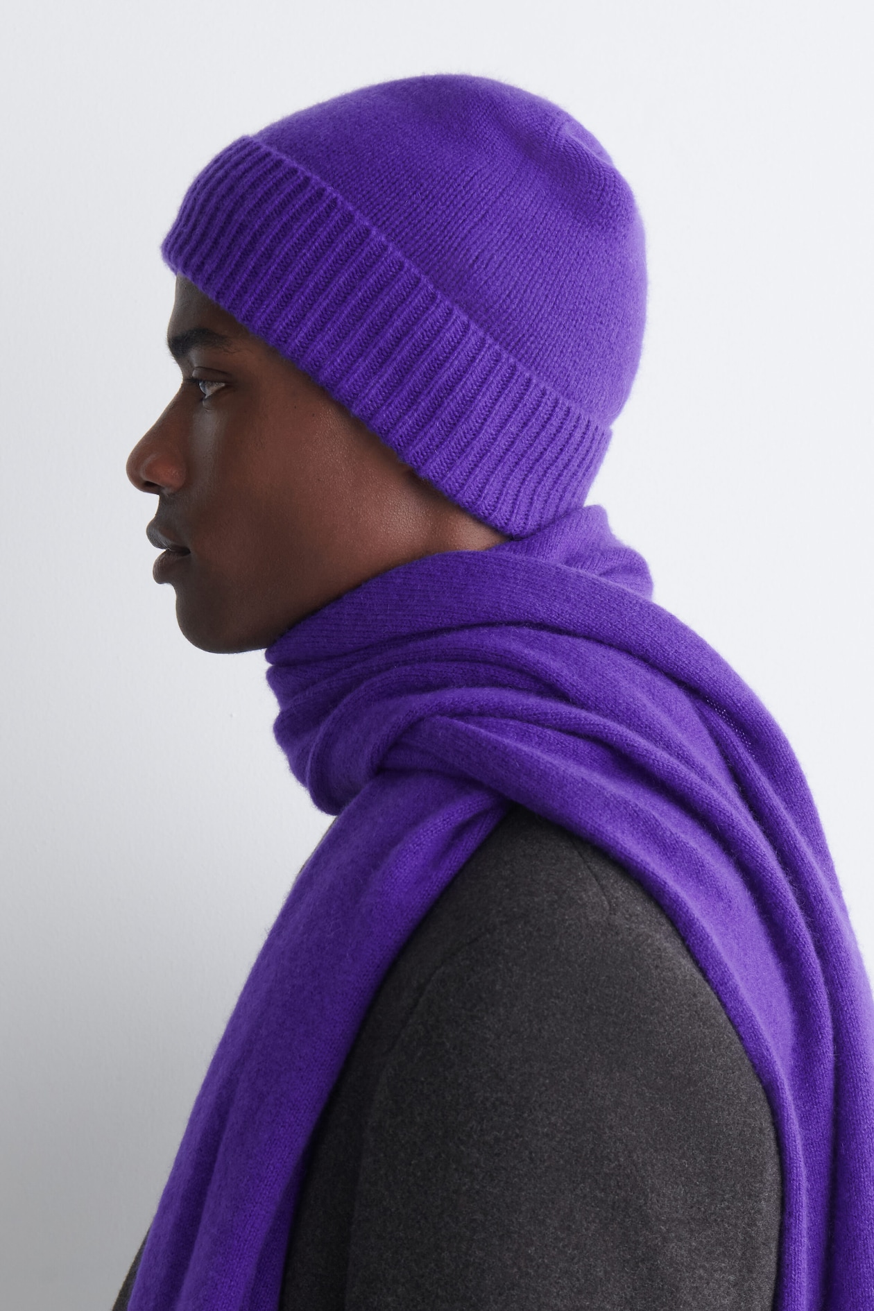 PURE CASHMERE BEANIE — PURPLE