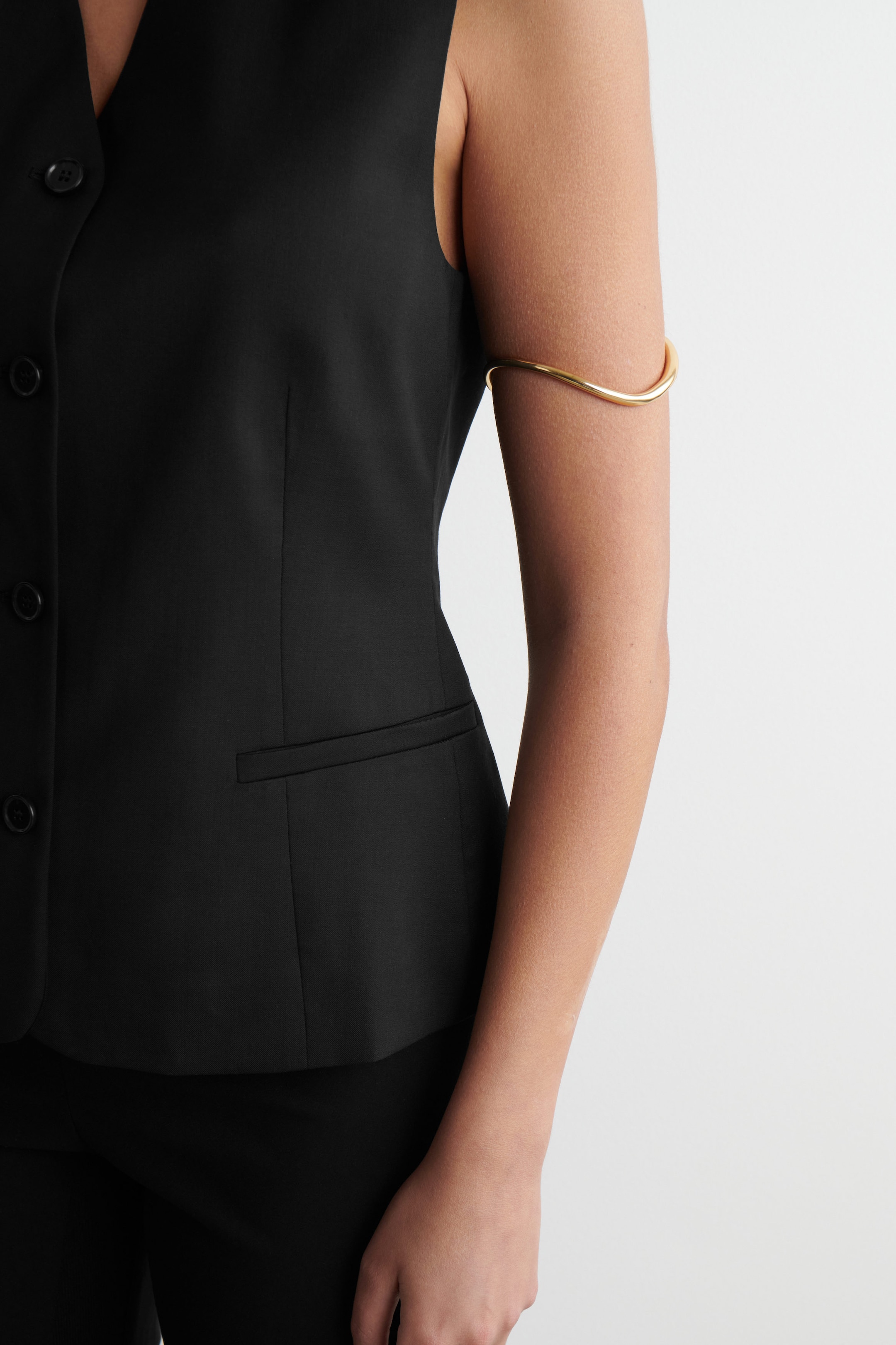 TAILORED WOOL VEST