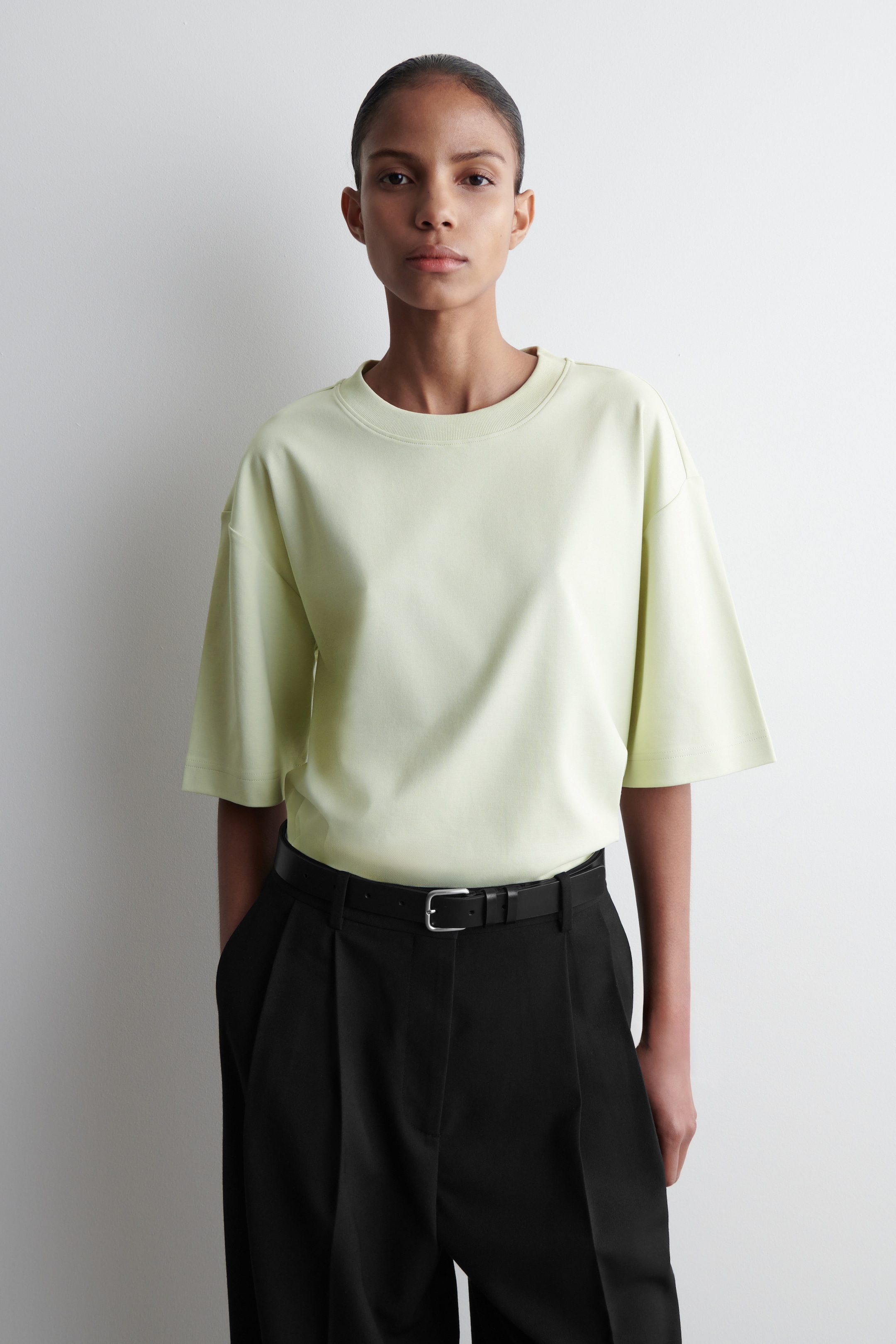 Zobraziť väčší obrázok: OVERSIZED BAVLNENÉ TRIČKO - SVETLOZELENÁ - ŽENY | H&M SK 1