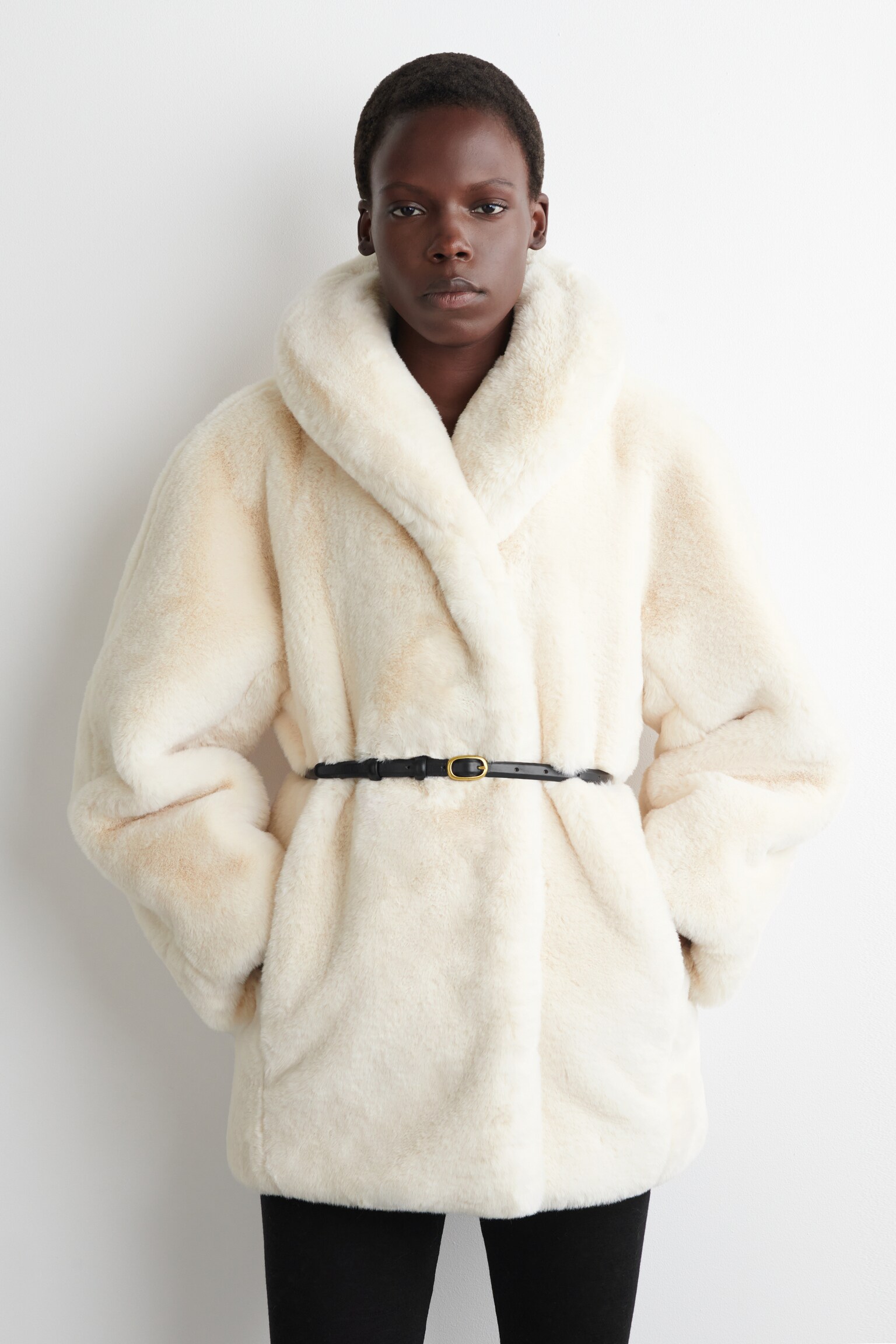 GIACCA CON COLLO A SCIALLE IN PELLICCIA SINTETICA - BEIGE CHIARO - 3