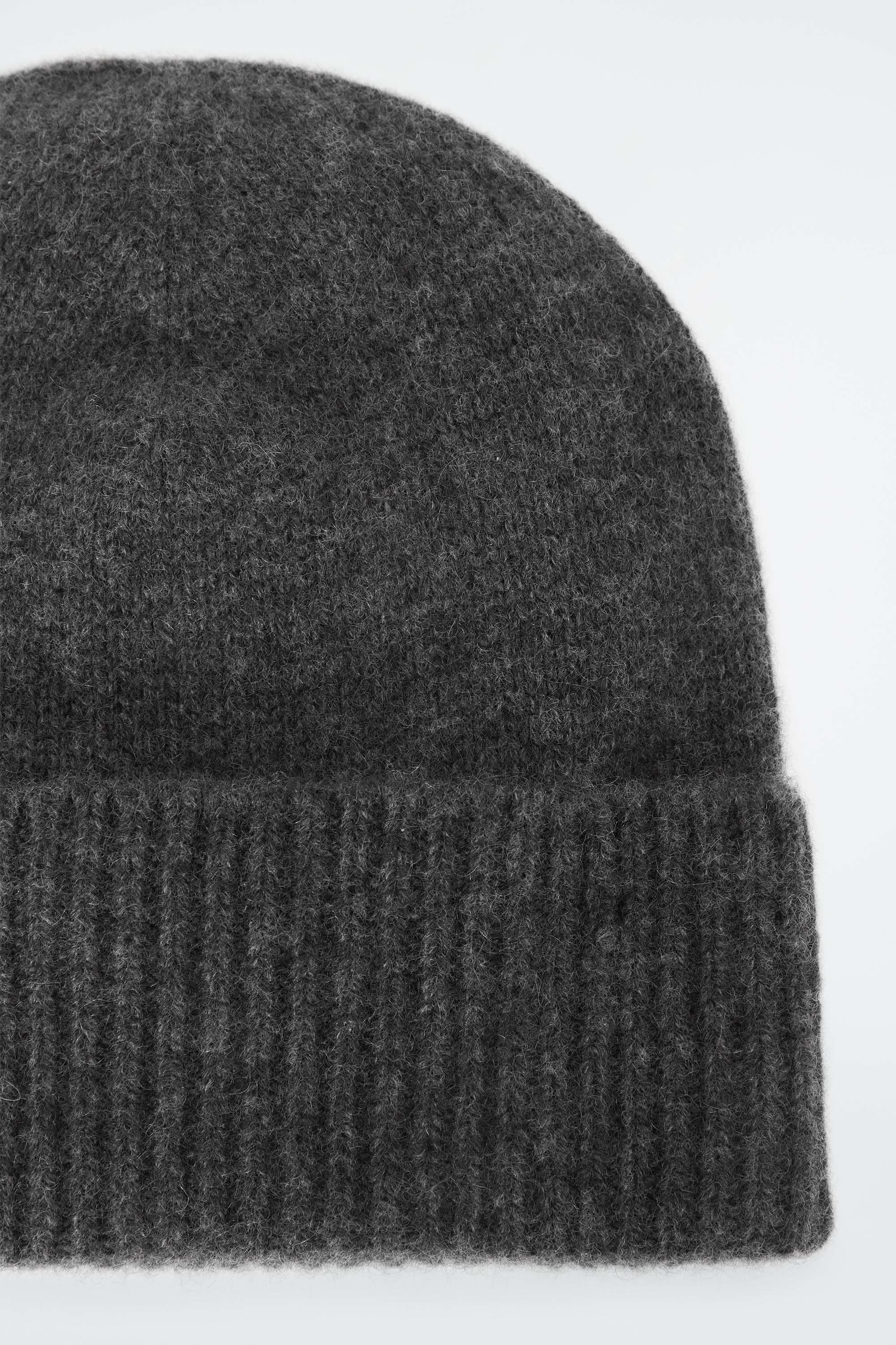 CASHMERE BEANIE - CHARCOAL | COS