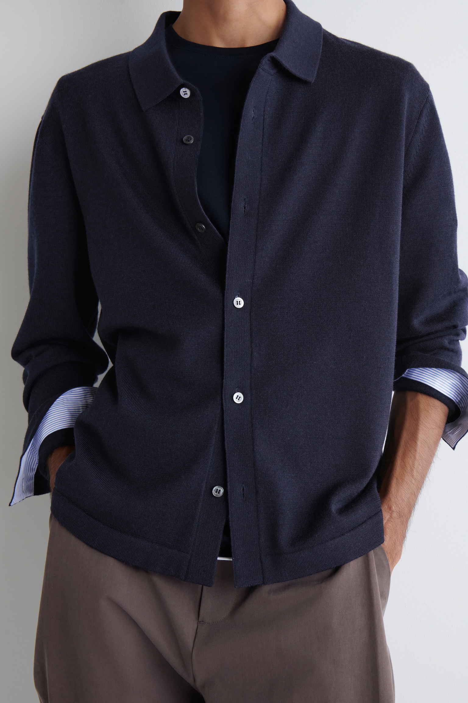 VESTE TRICOTÉE EN LAINE MÉRINOS - BLEU MARINE - 7