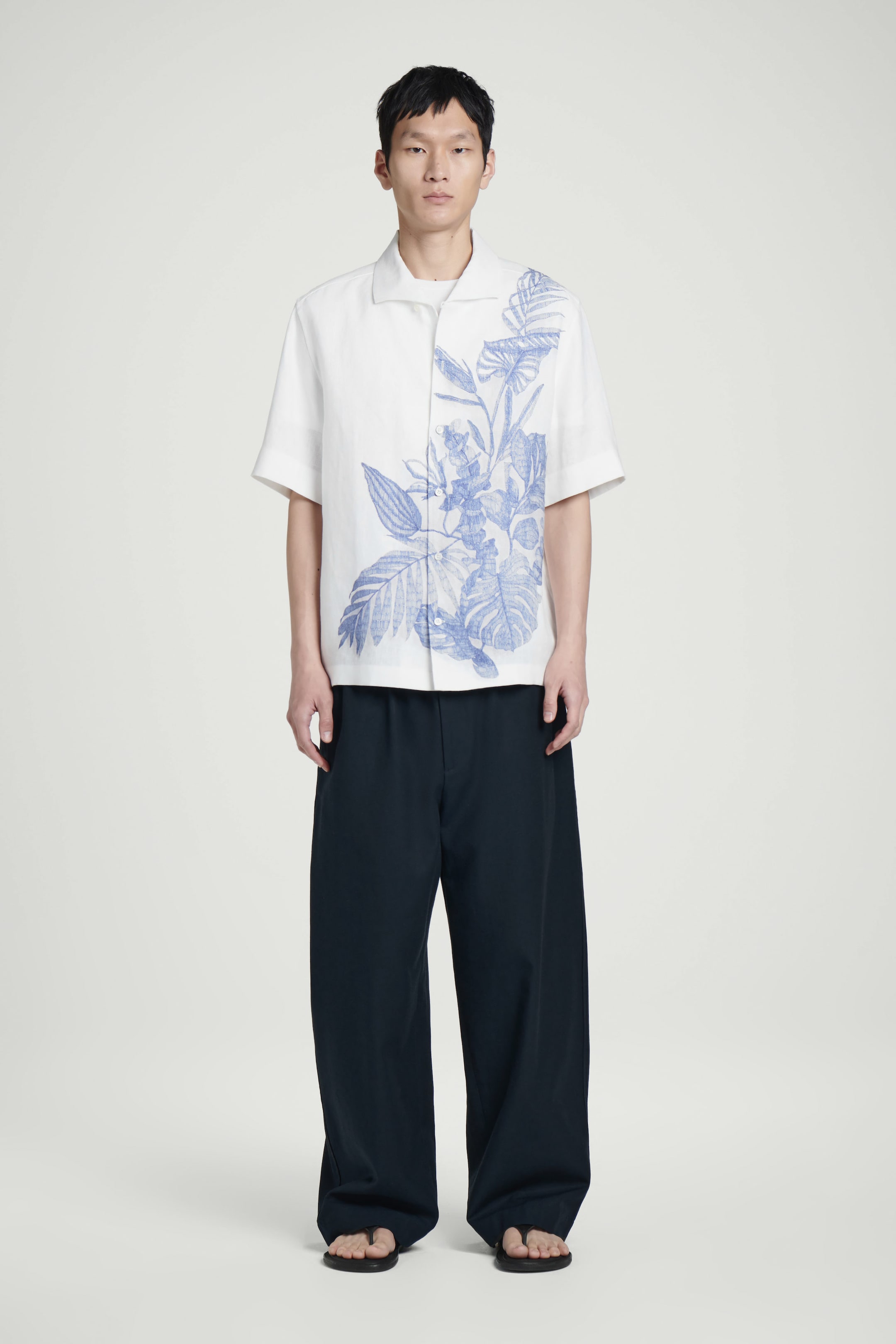 LINEN SHORT-SLEEVED SHIRT