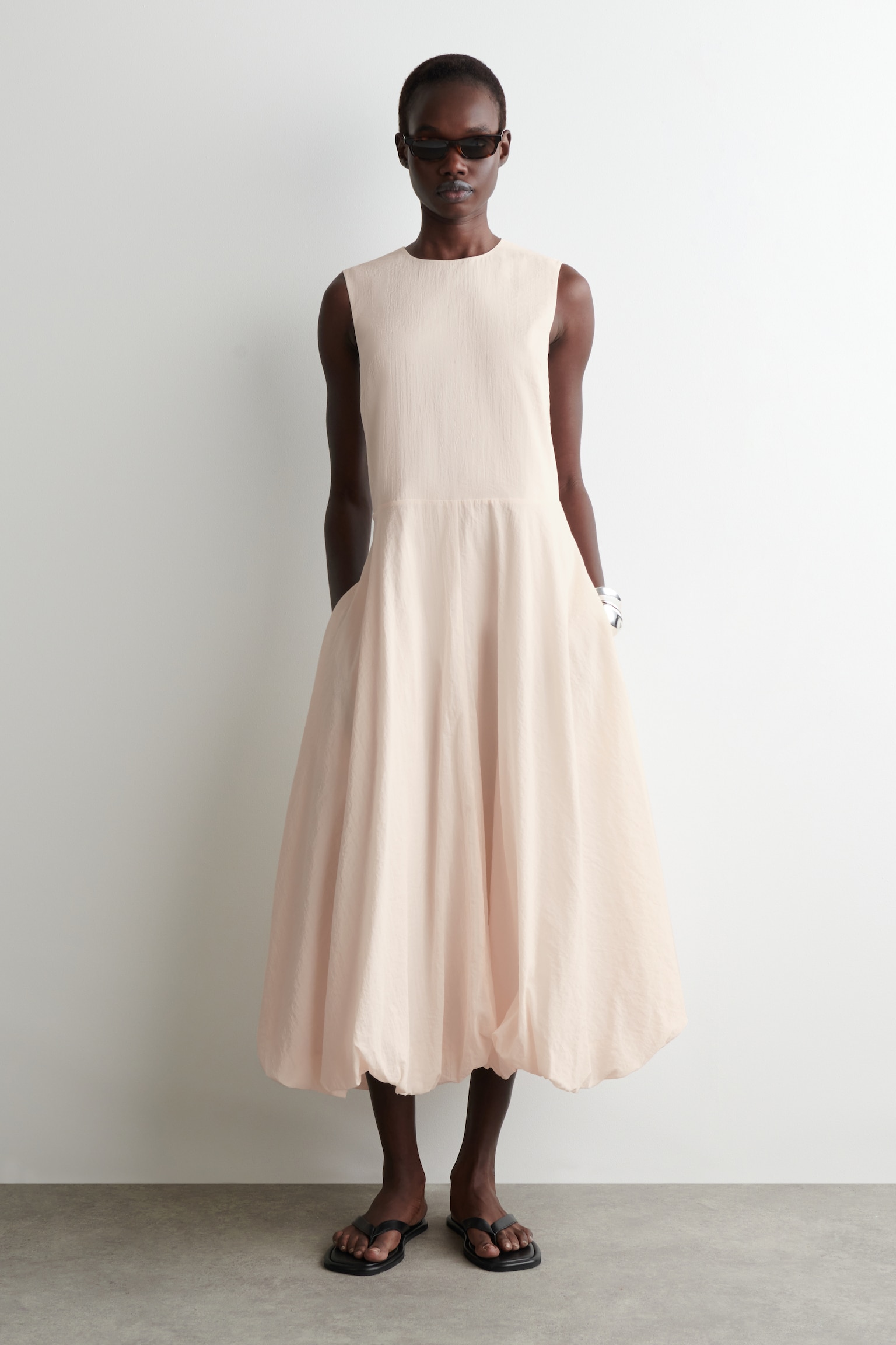 SLEEVELESS BUBBLE-HEM MIDI DRESS - LIGHT PINK/NAVY/ORANGE