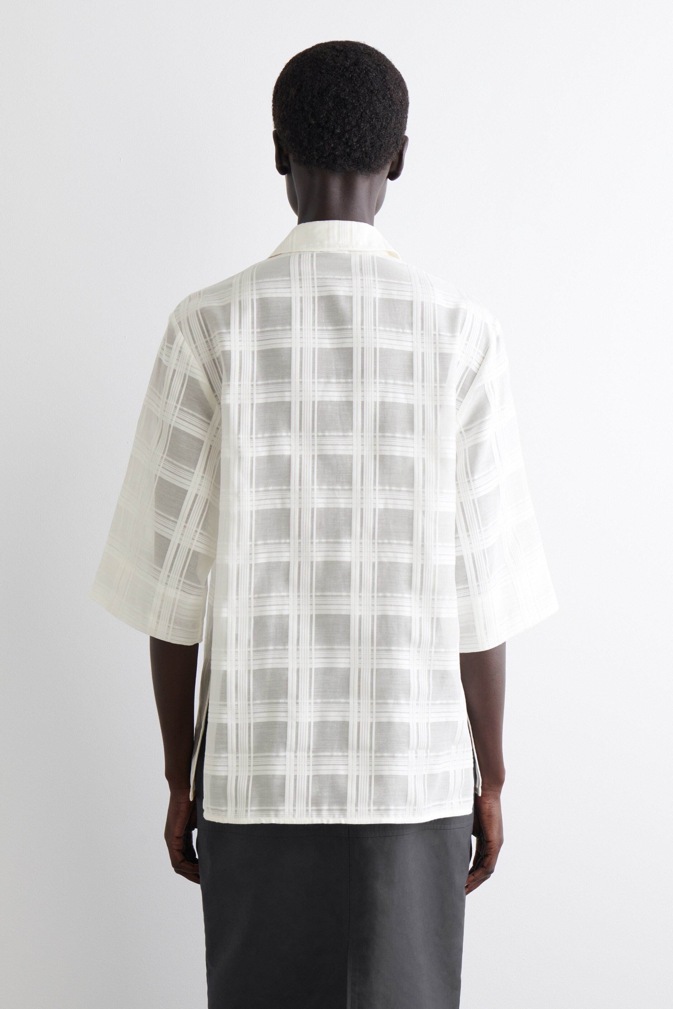 Ver imagen más grande: CAMISA DE CUADROS TRANSPARENTE - BLANCO - MUJER | H&M ES 3