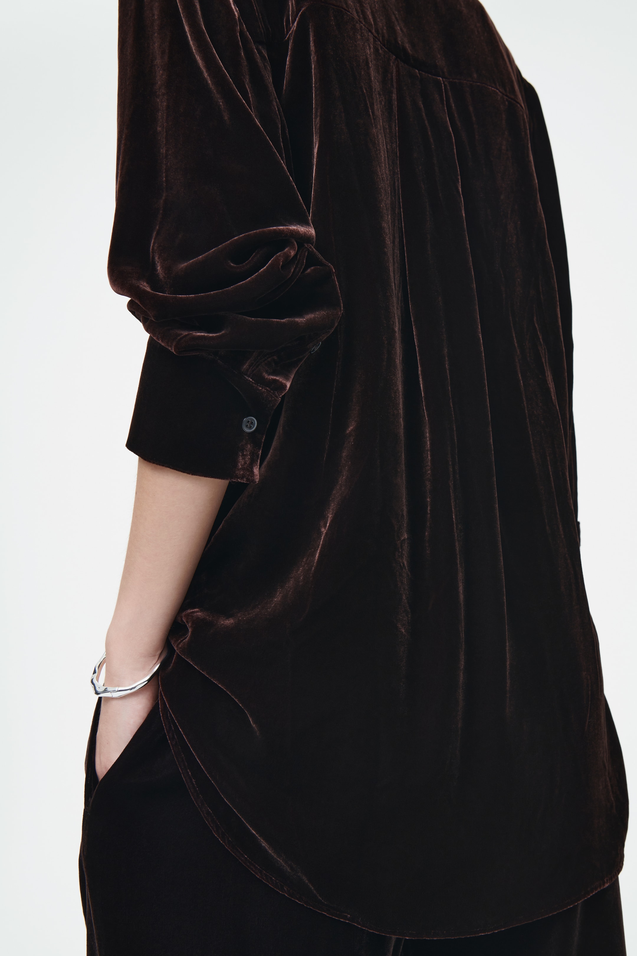 View larger image: RELAXED SILK-BLEND VELVET SHIRT - MAHOGANY - Ladies | H&M GB 6