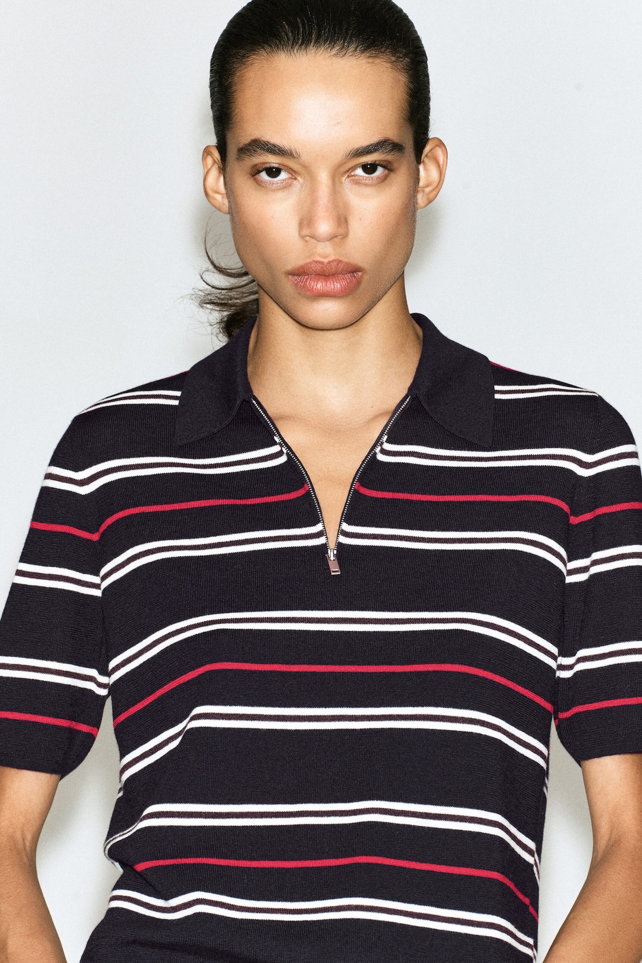 MERINO WOOL ZIP-UP POLO SHIRT — NAVY / RED / STRIPED