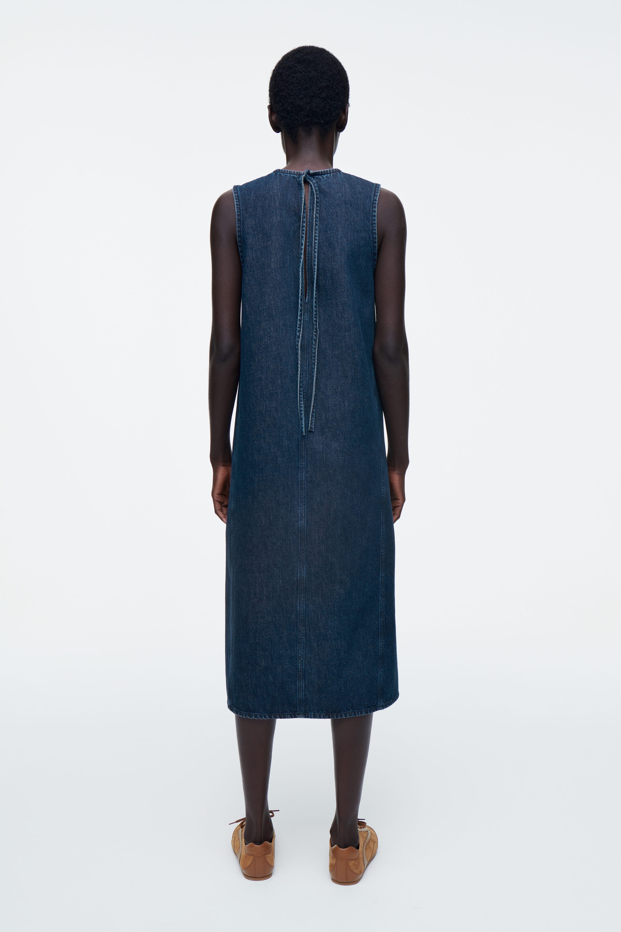 SLEEVELESS DENIM MIDI DRESS
