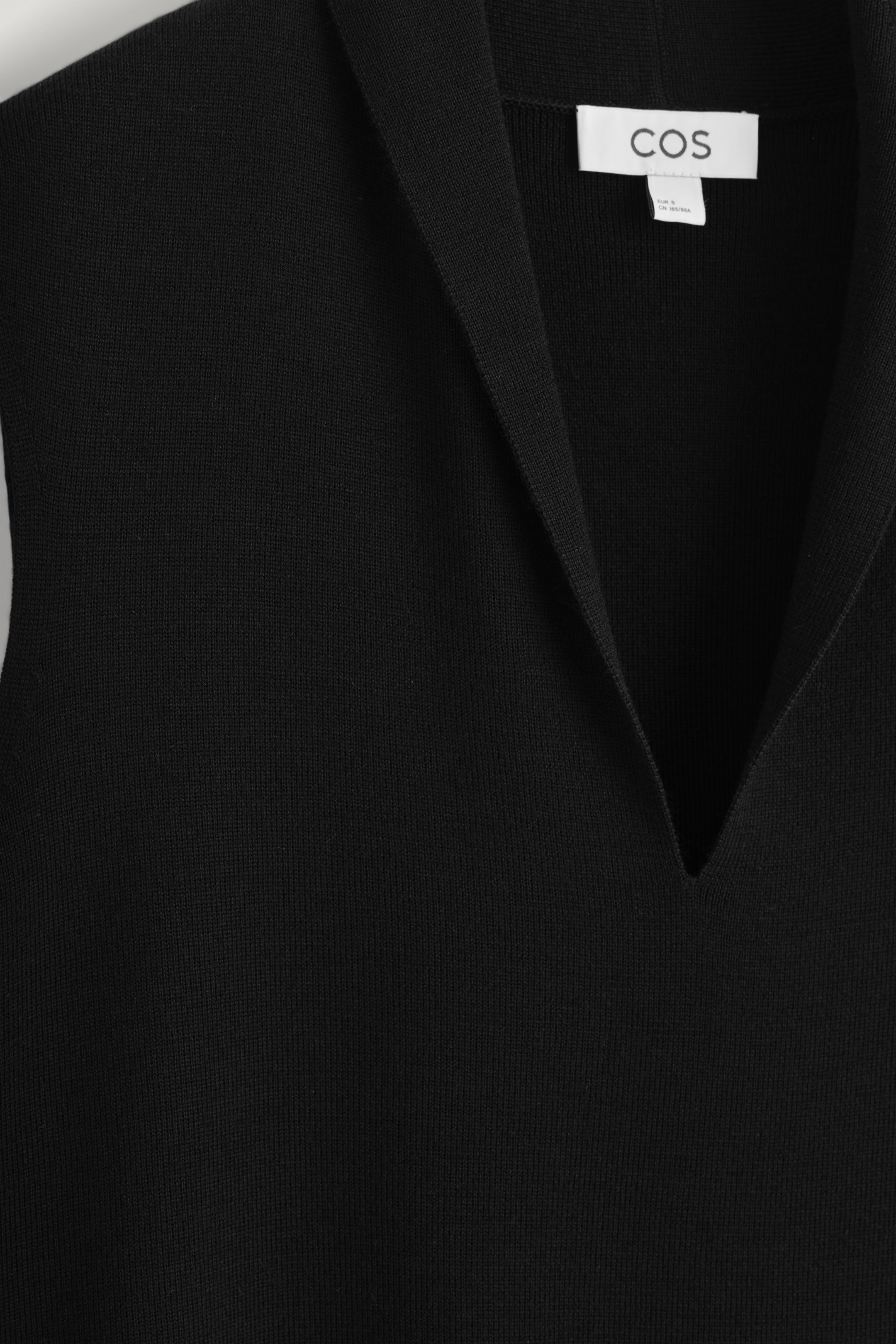 Zobrazit větší obrázek: Šaty s volným límcem z merino vlny - ČERNÁ - ŽENY | H&M CZ 7