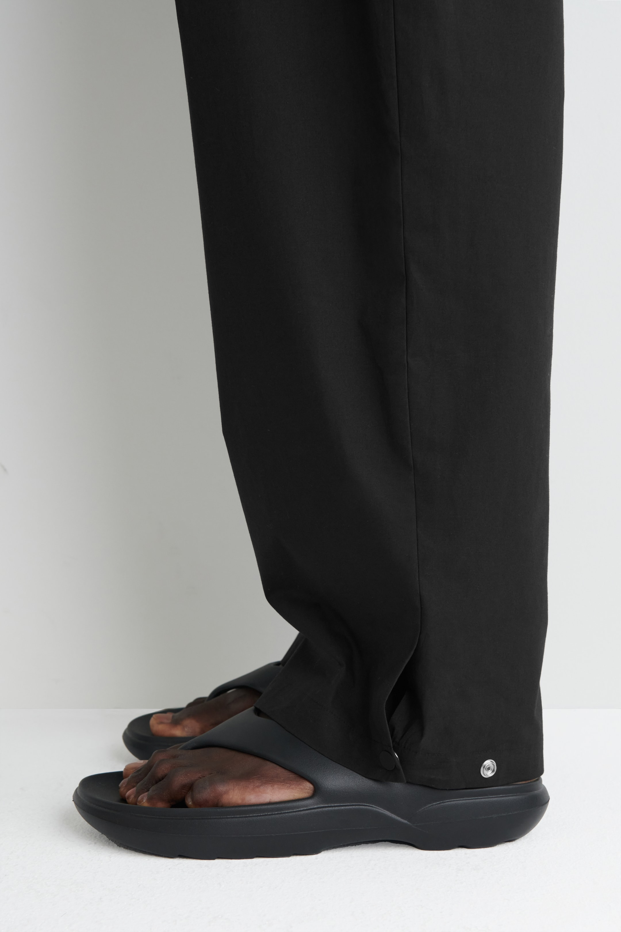 View larger image: COTTON BARREL-LEG TROUSERS - BLACK - Men | H&M GB 4