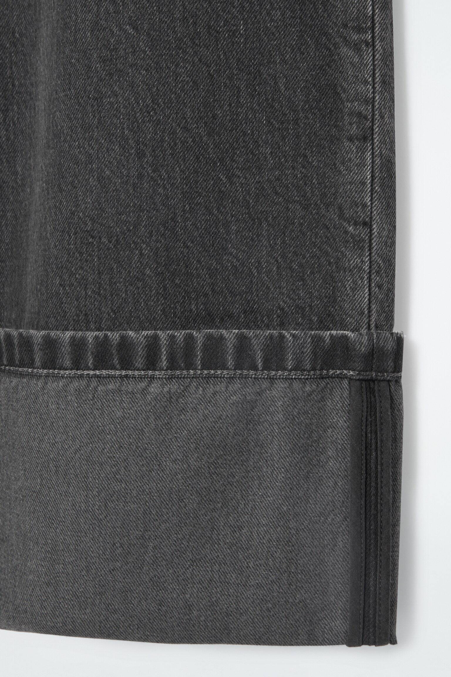 JEANSY „FACADE” Z PODWINIĘTYMI NOGAWKAMI - CZARNY/ÉCRU/SUROWY INDYGO - 3