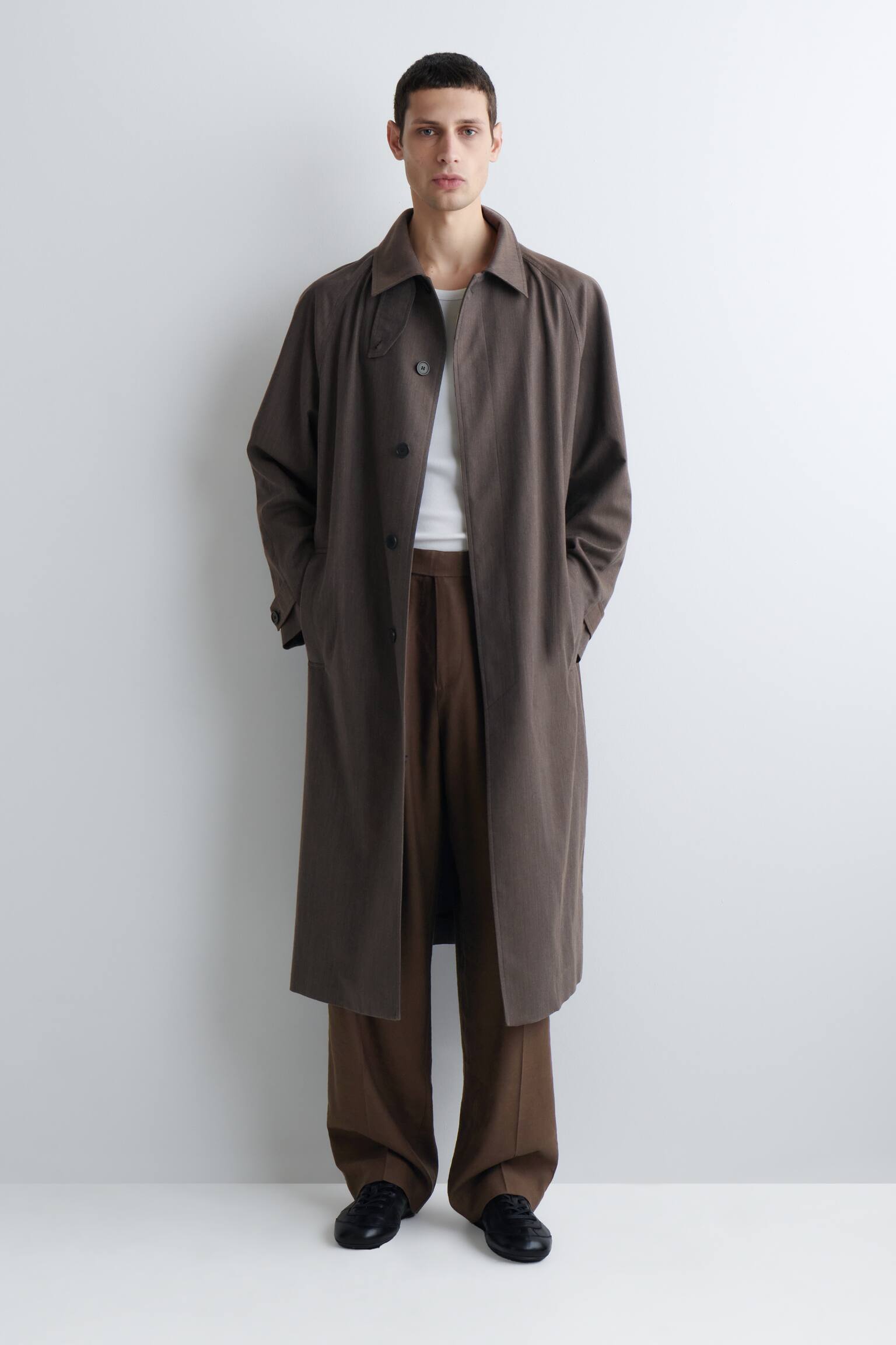 MINIMALA SNEAKERS I LÄDER - SVART/LJUSBEIGE - 1