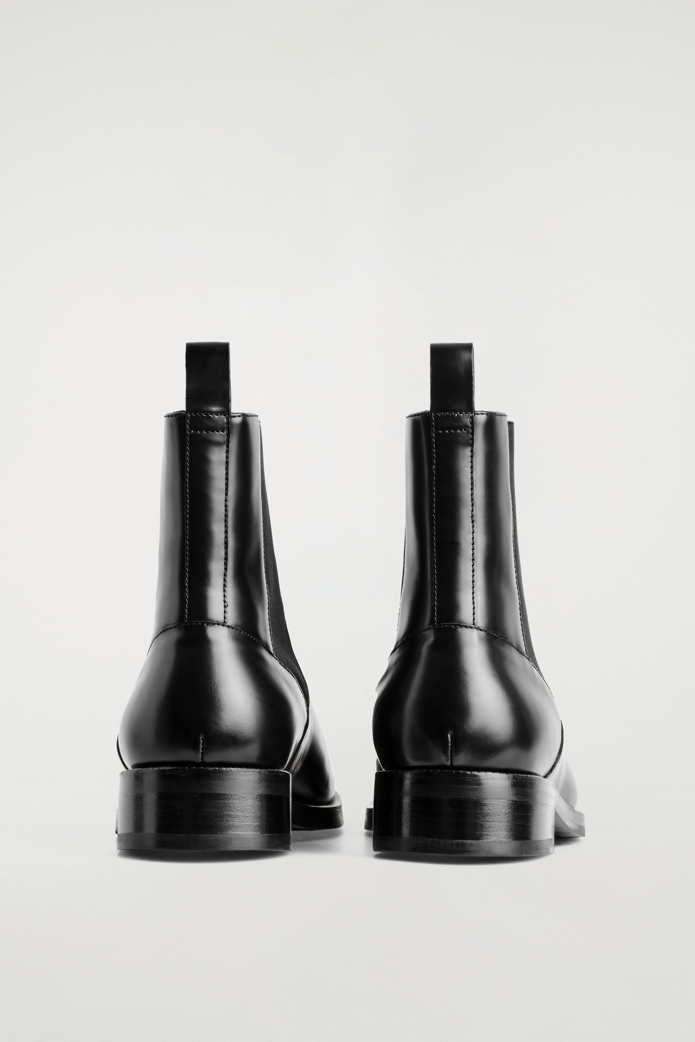 SQUARE-TOE LEATHER CHELSEA BOOTS - BLACK | COS