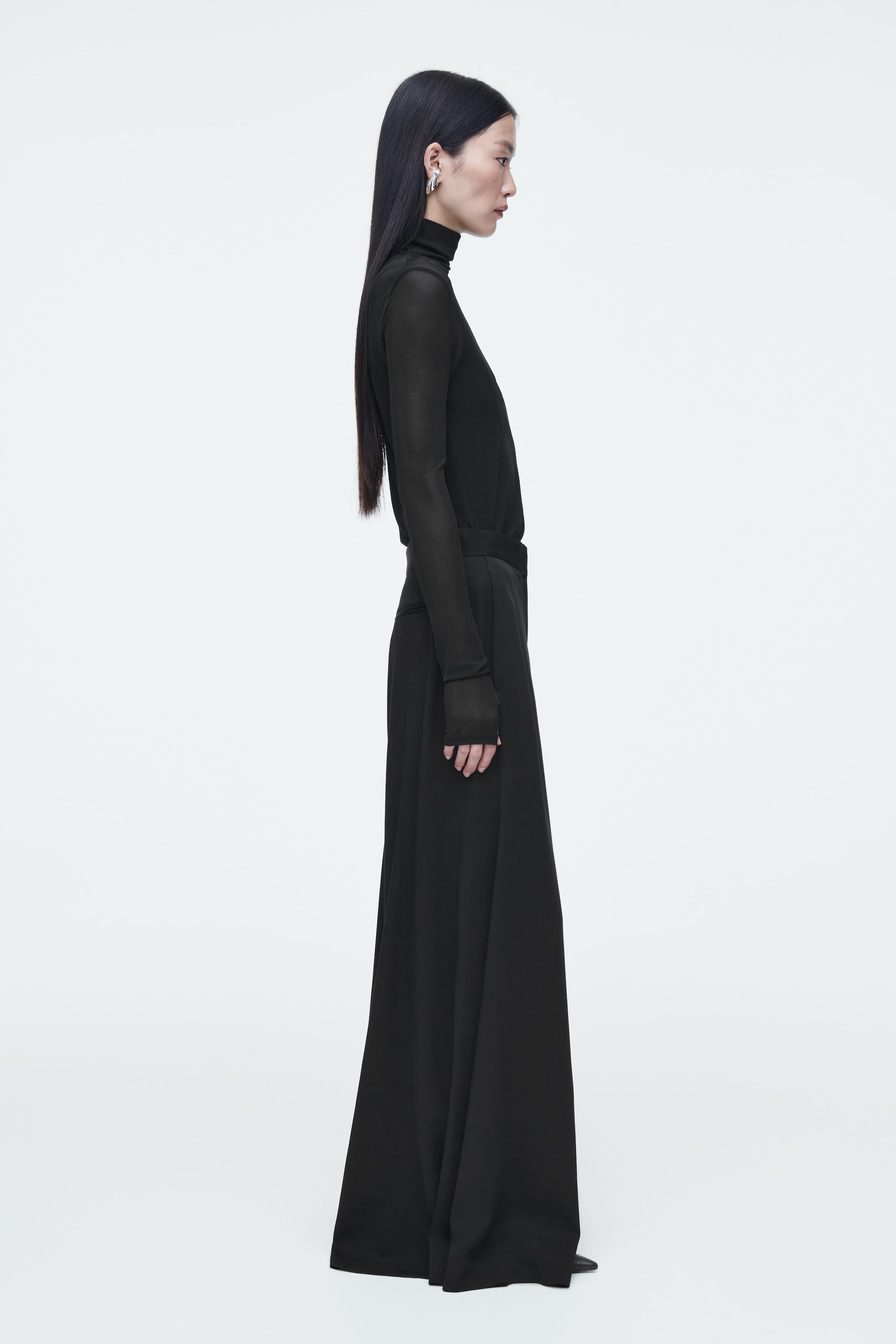 FLUID WIDE-LEG PANTS