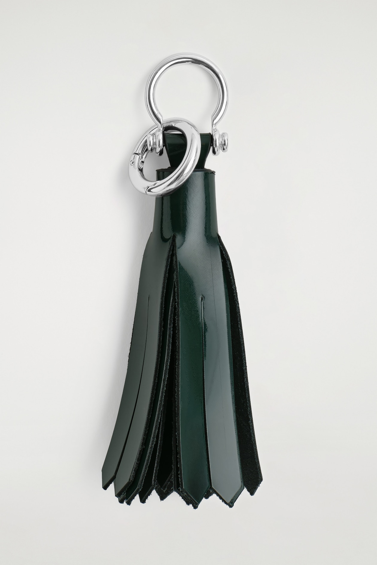 TASSELLED LEATHER KEYRING — DARK GREEN