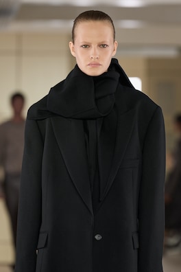 WAISTED TAILORED WOOL BLAZER — CARBON 13