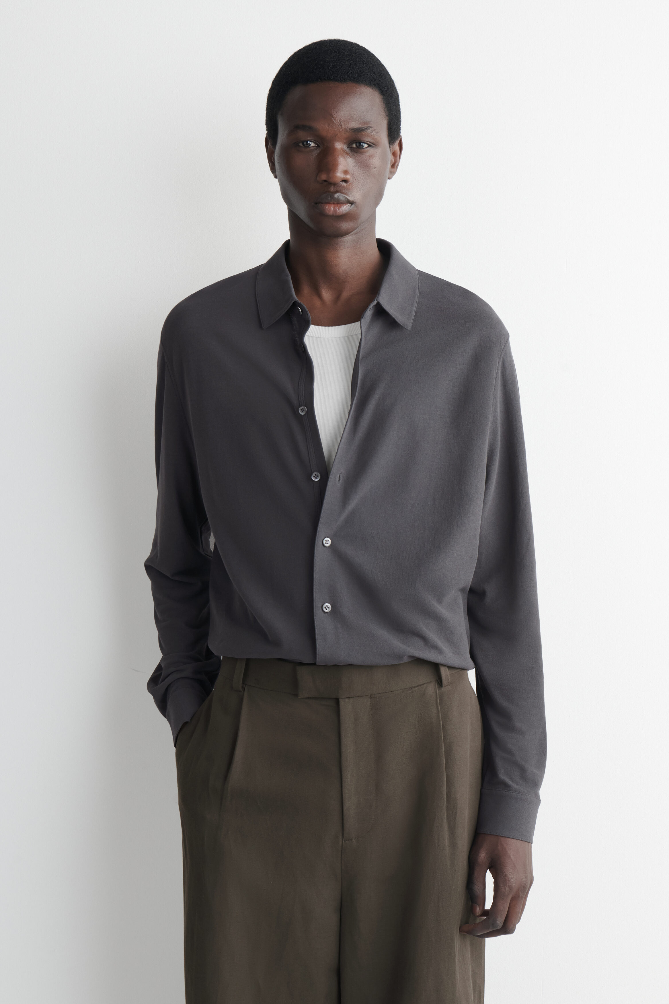 COS グレー ワンショルダーシャツ DRAPED COTTON-JERSEY SHIRT - CHARCOAL | COS CA