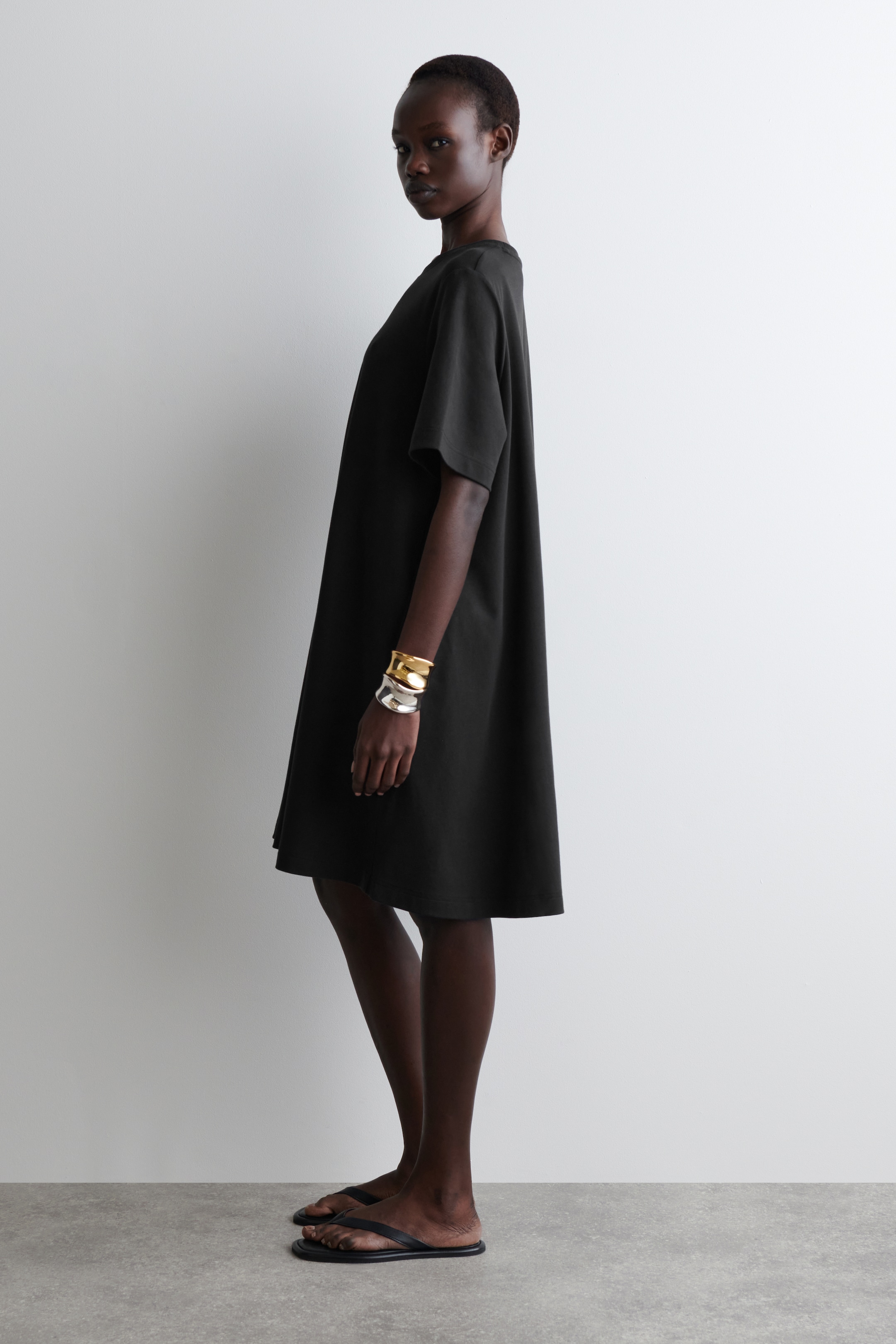 Ingrandisci l'immagine: A-LINE MINI T-SHIRT DRESS - BLACK - DONNA | H&M CH 4