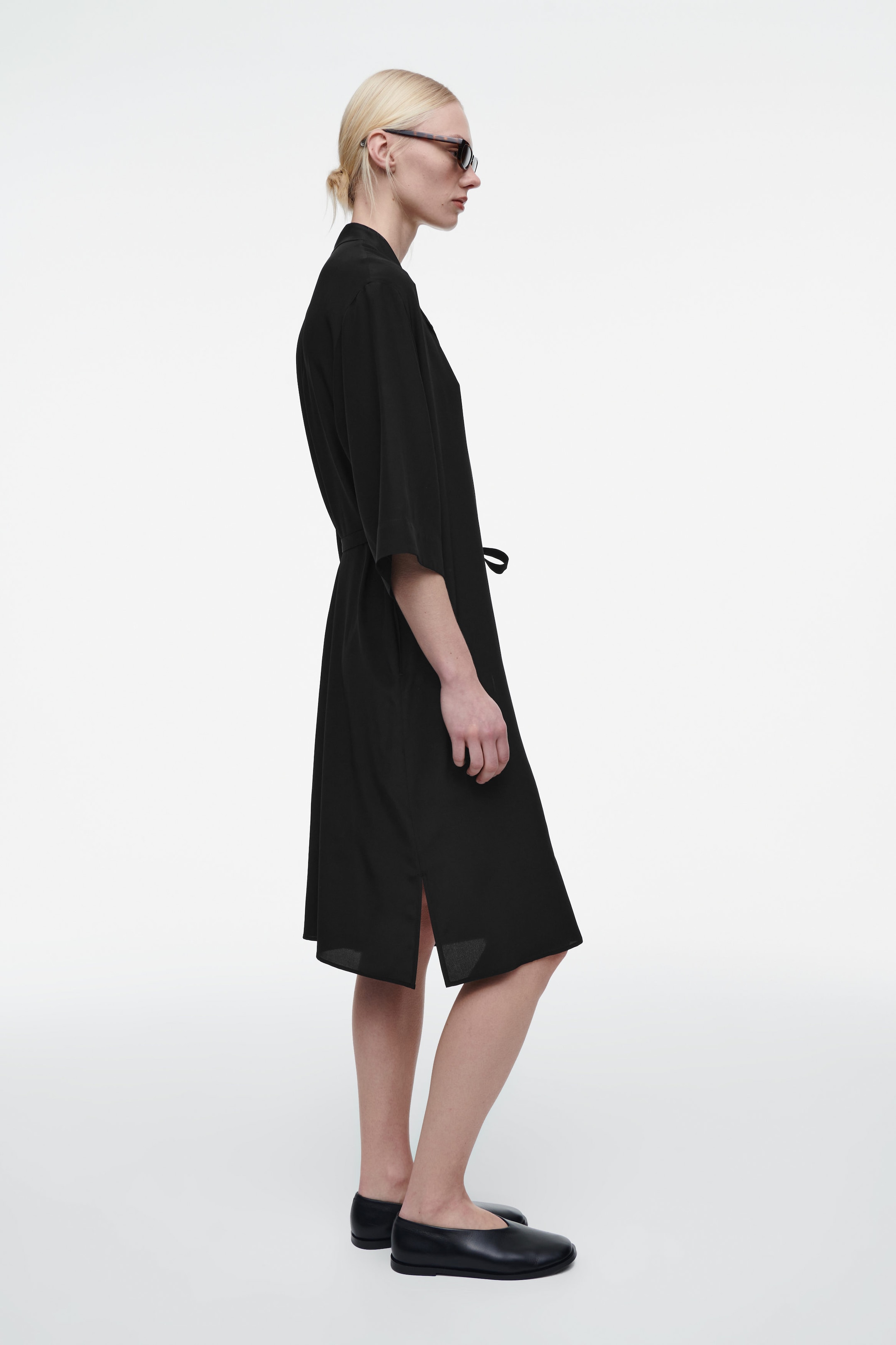 VESTIDO CAMISERO DE SEDA CON CINTURÓN