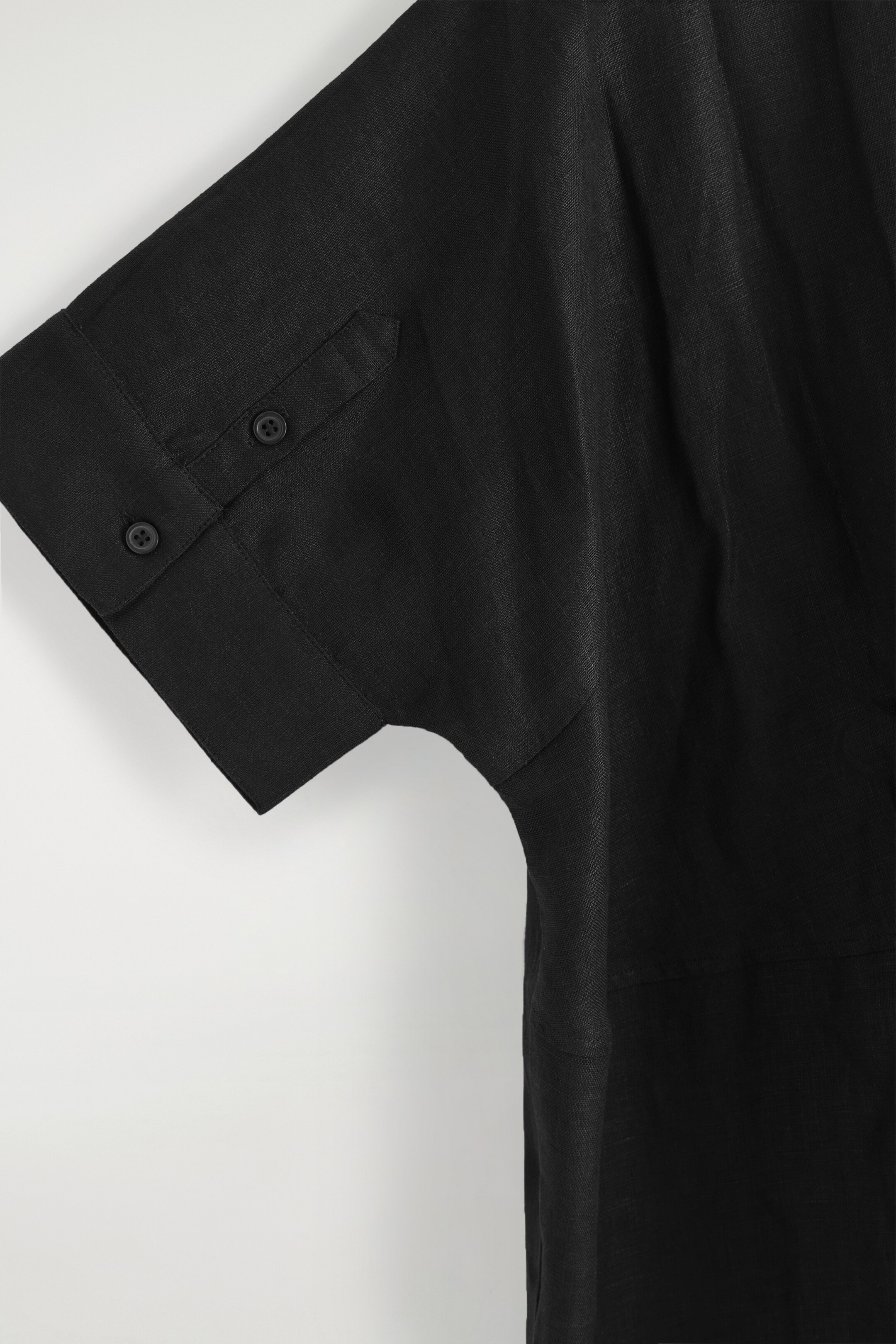 Vezi imaginea mai mare: ROCHIE CĂMAȘĂ MIDI DIN IN - NEGRU - FEMEI | H&M RO 6