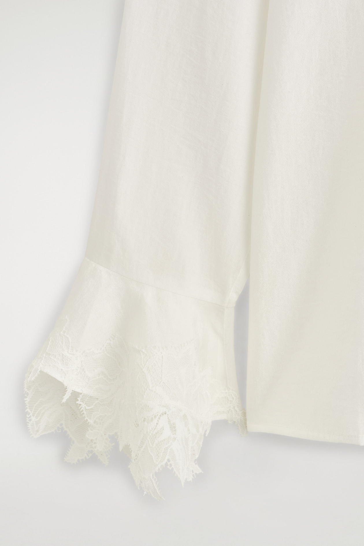 FLUID LACE-DETAIL SHIRT — IVORY