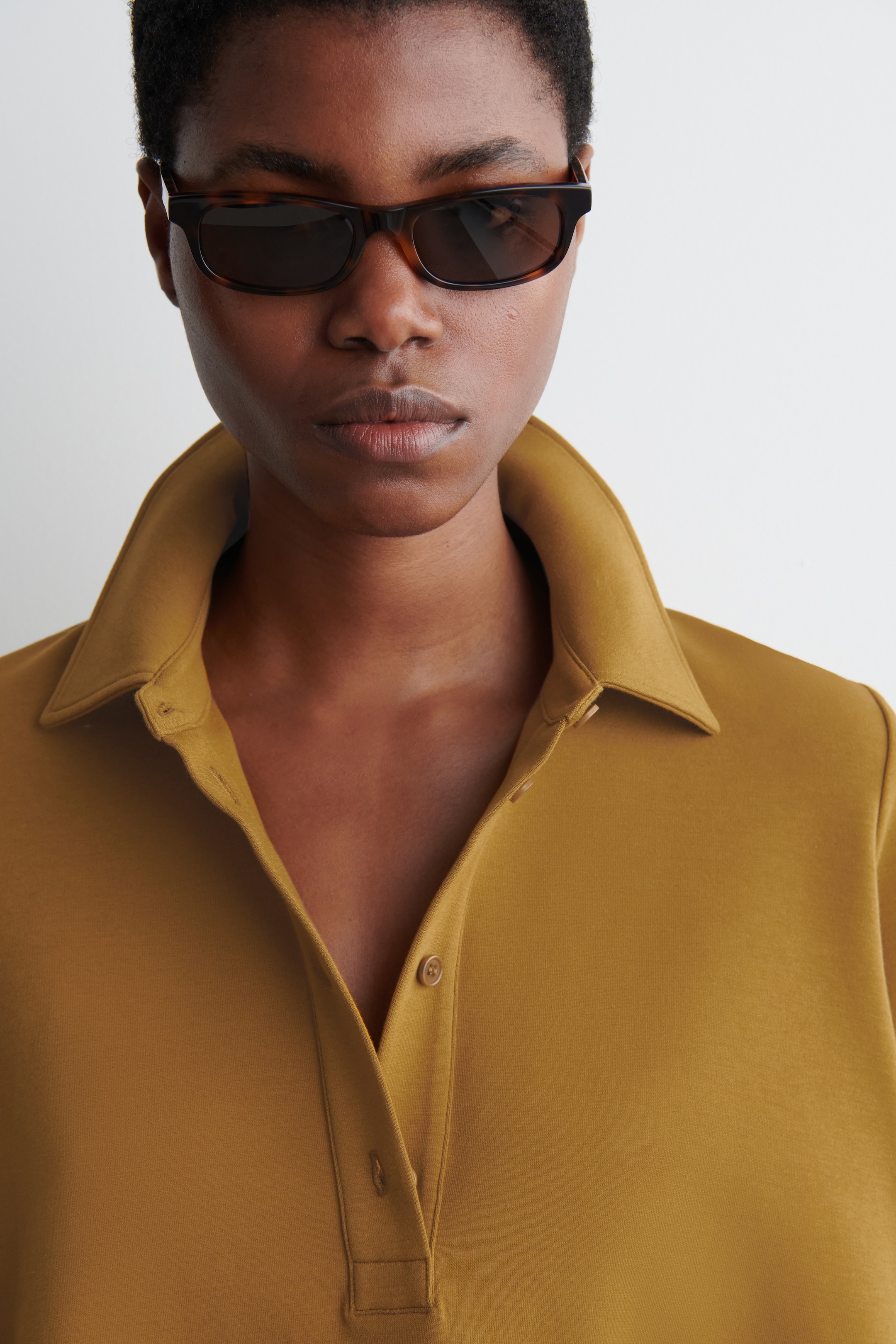 Ver imagen más grande: POLO ACAMPANADO EN PUNTO DE ALGODÓN - MARRÓN - MUJER | H&M ES 5