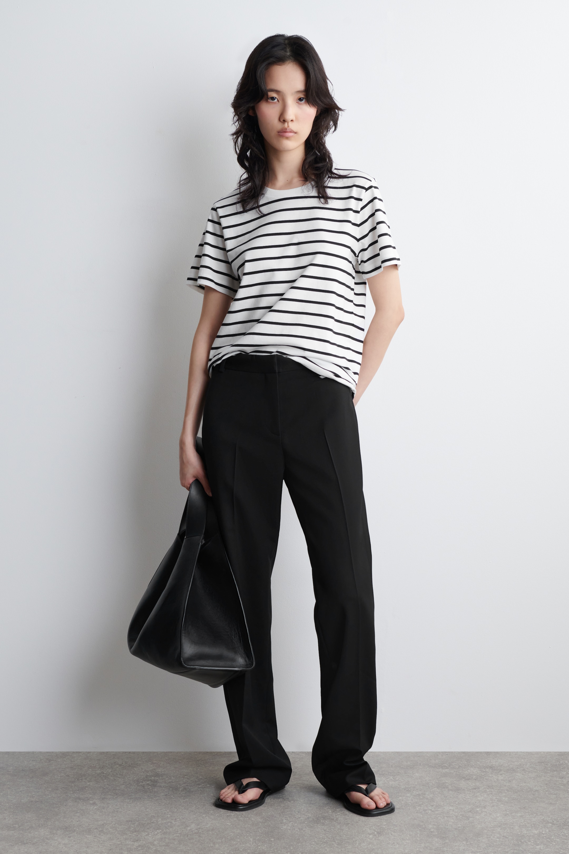 Se større billede: T-SHIRT I BOMULD MED CREWNECK - HVID / STRIBET - DAME | H&M DK 2