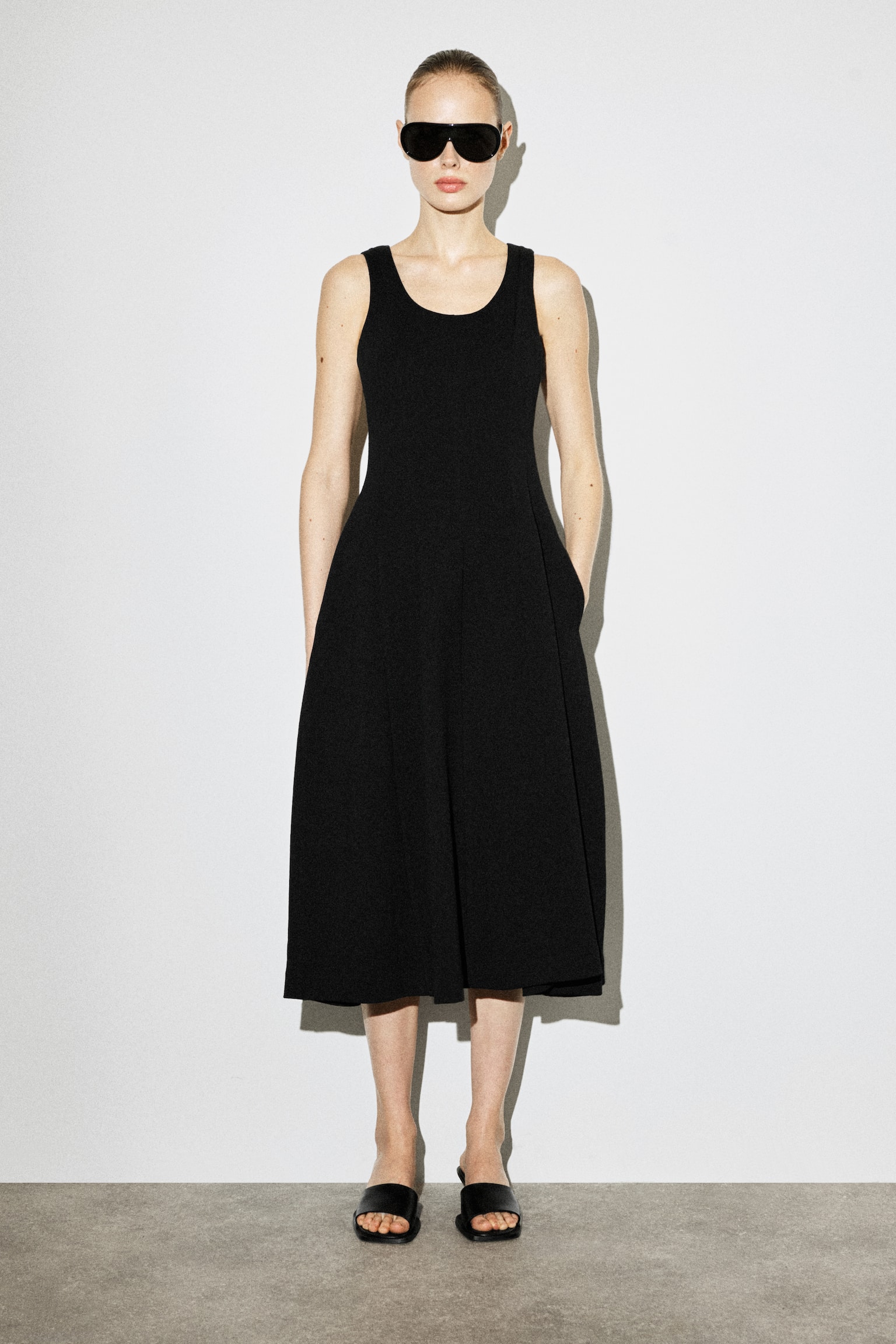 ROBE MIDI SCULPTÉE EN COTON - NOIR/BLANC - 1