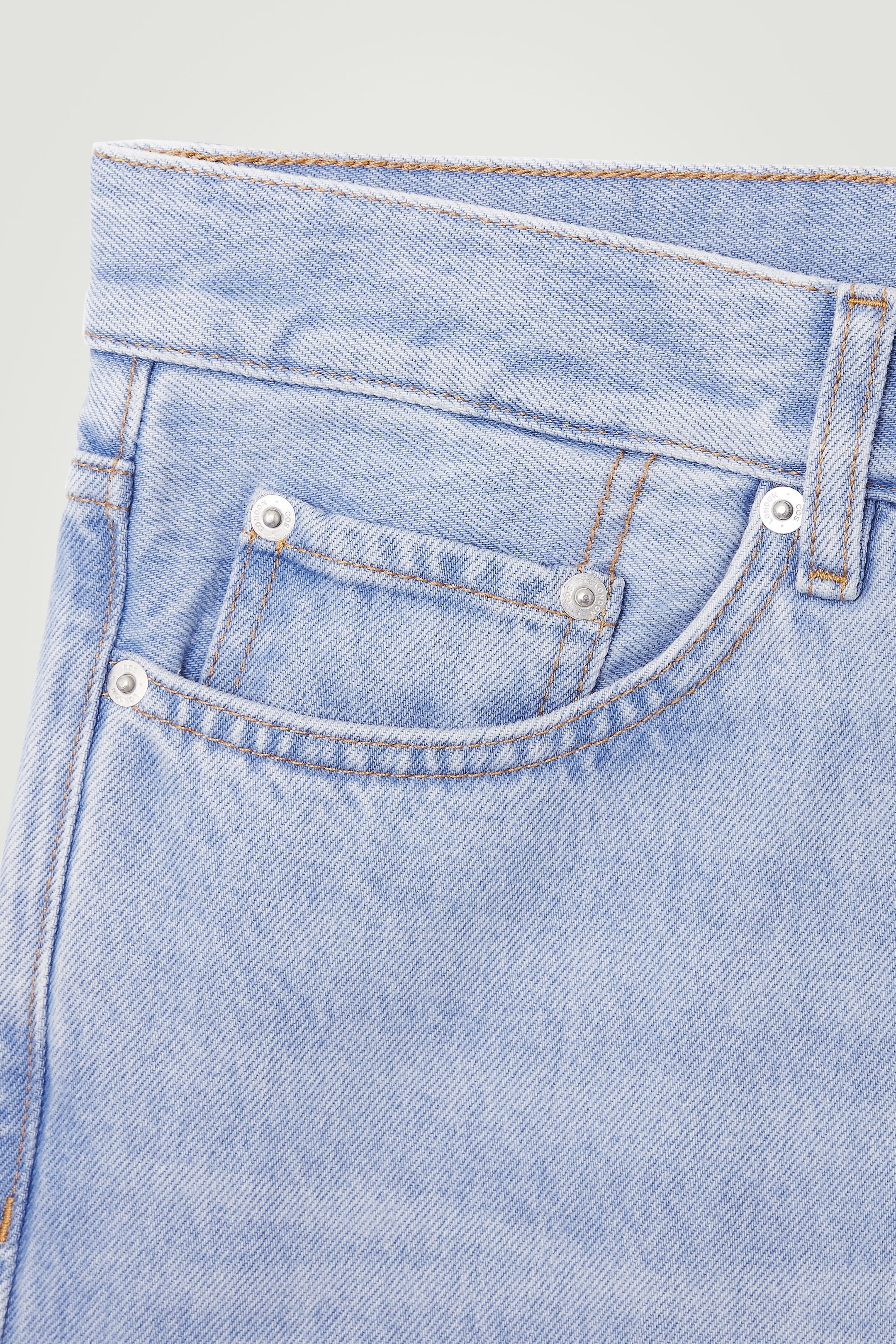 PILLAR TAPERED JEANS