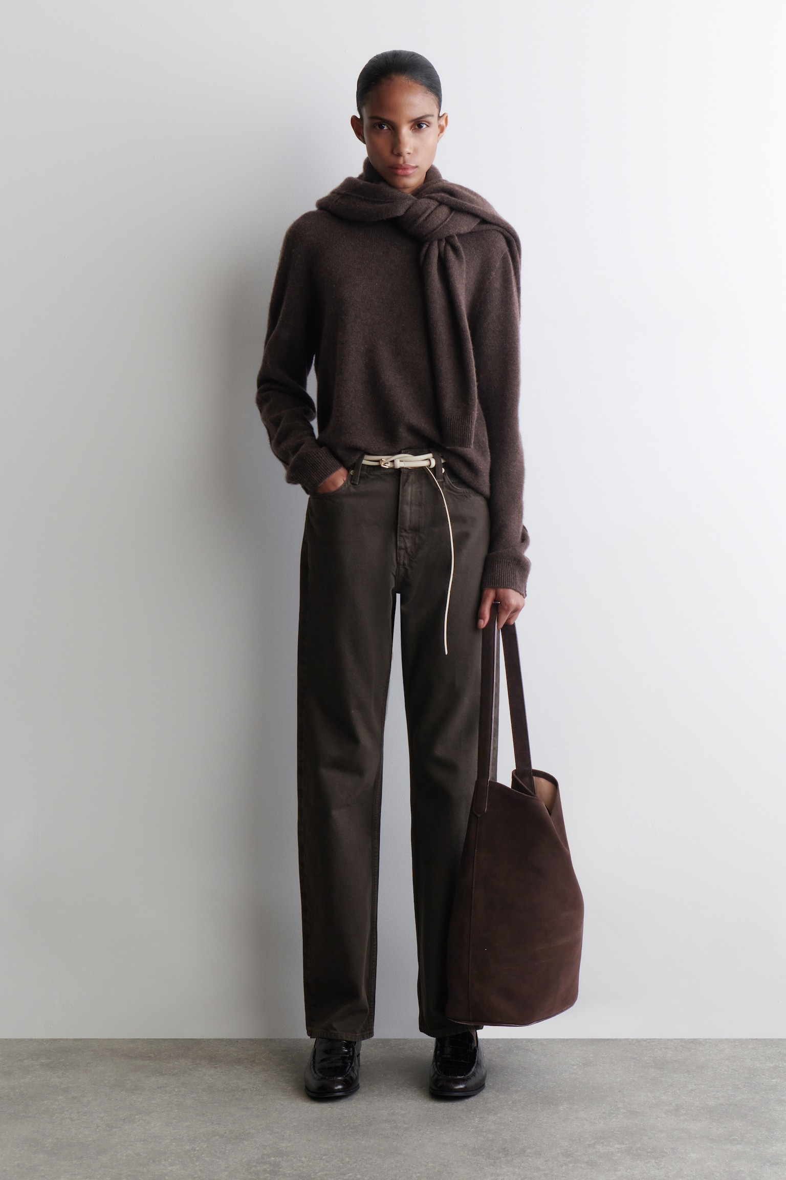 REPRISE JEANS MIT GERADEM BEIN - DUNKELBRAUN/DUNKLES INDIGOBLAU