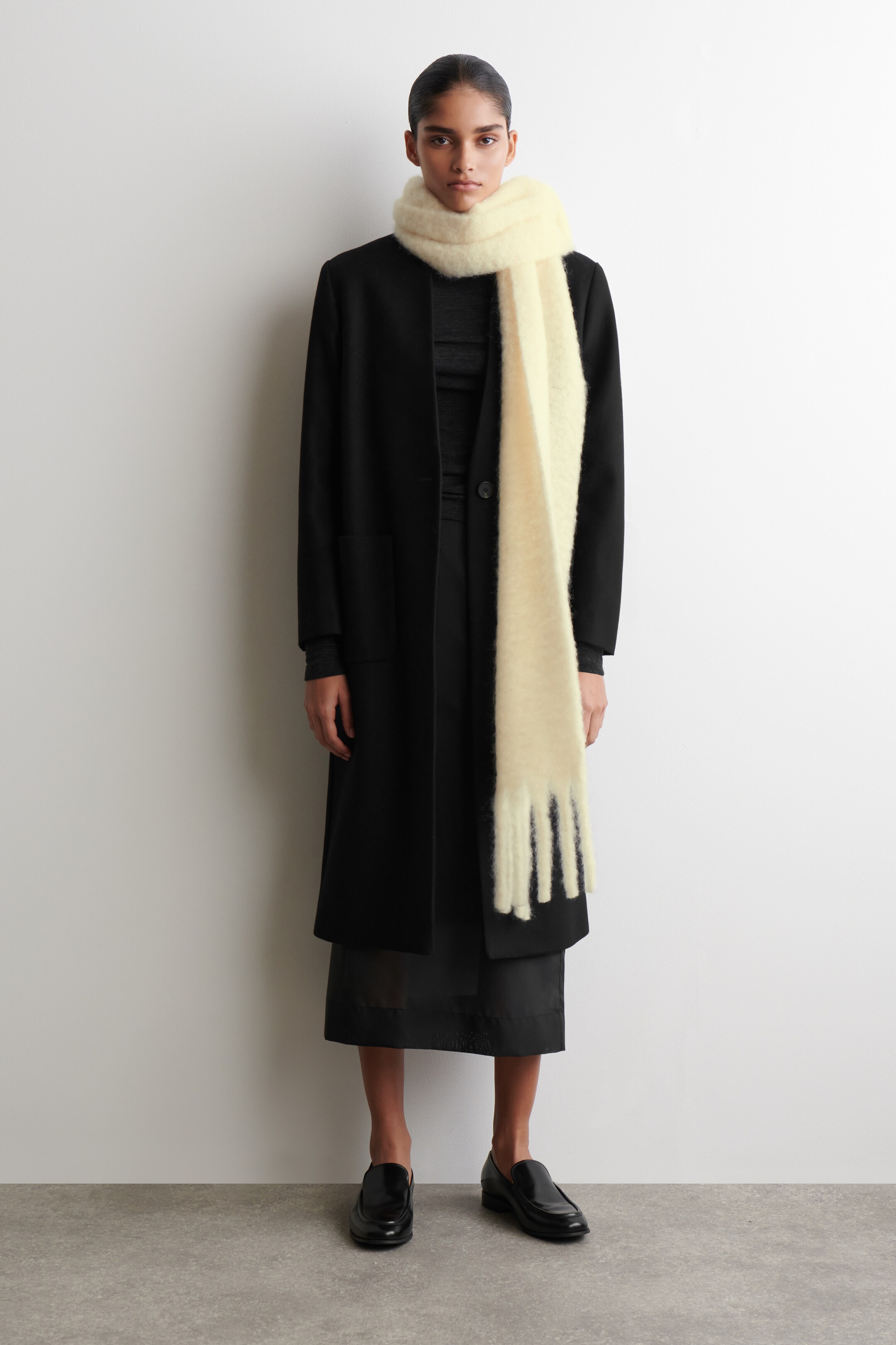 Nagyobb kép megtekintése: FÜGGŐLEGES SÖTÉTÍTETT MOHAIR SÁL - BUTTERMILK - NŐI | H&M HU 2