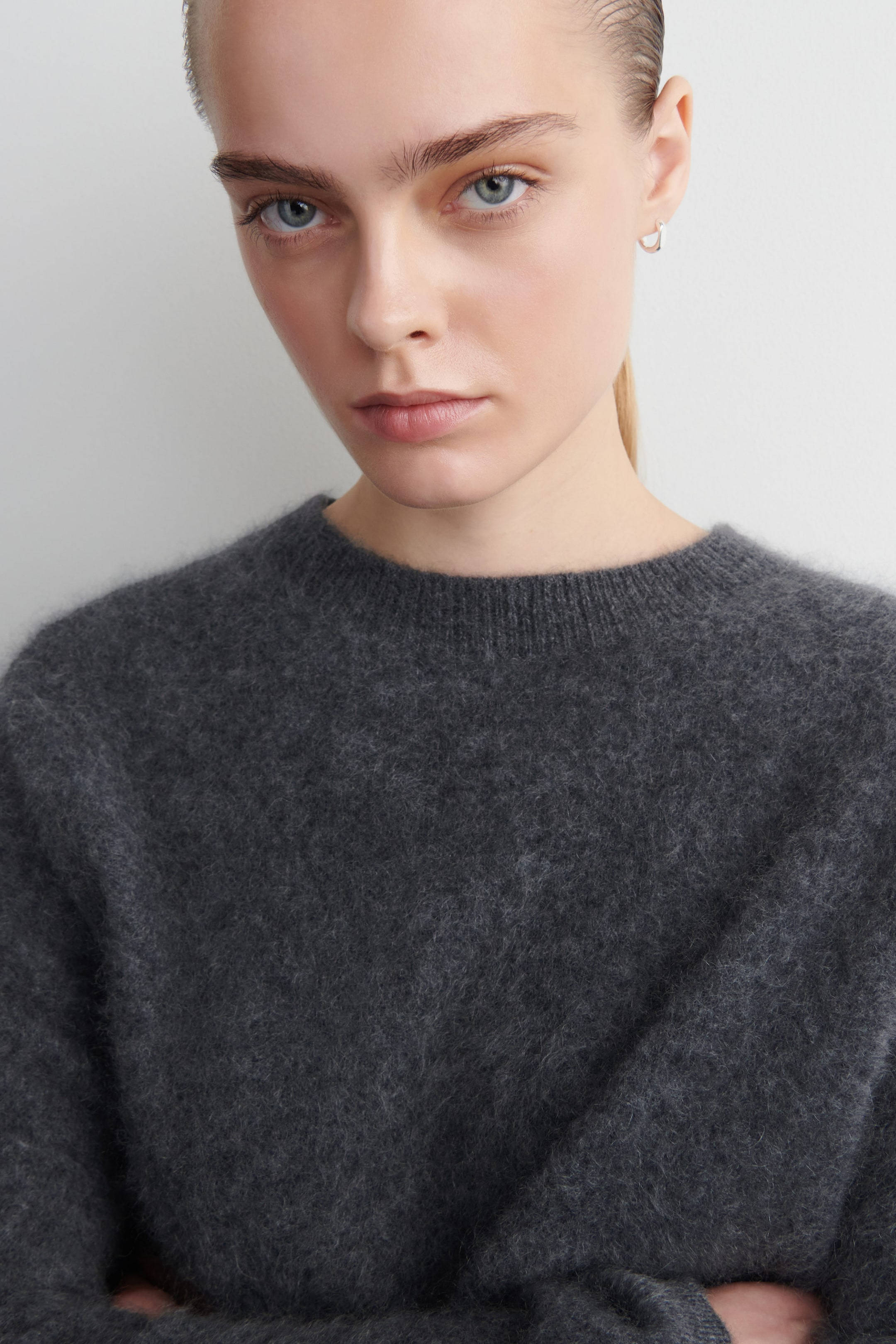 BRUSHED-CASHMERE CREW-NECK JUMPER