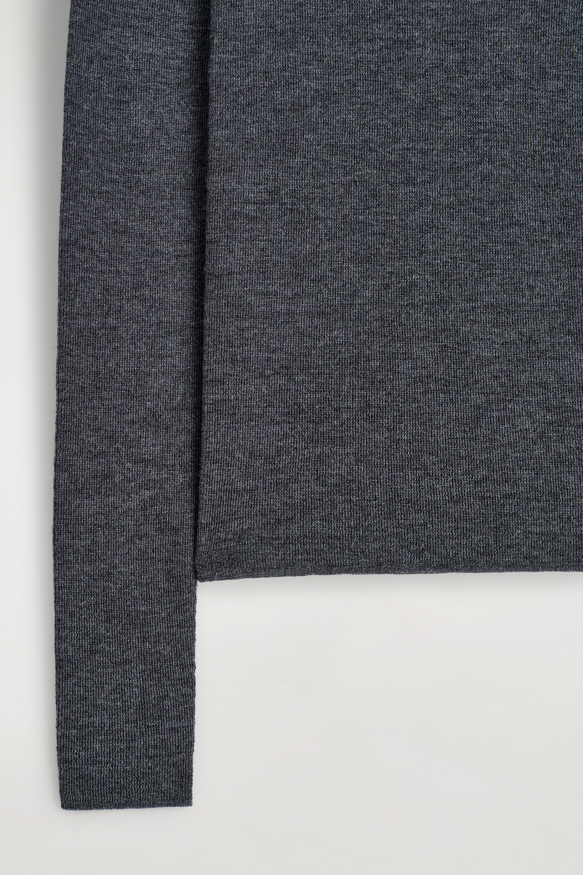 SEAMLESS MERINO WOOL LONG-SLEEVED TOP thumbnail 8