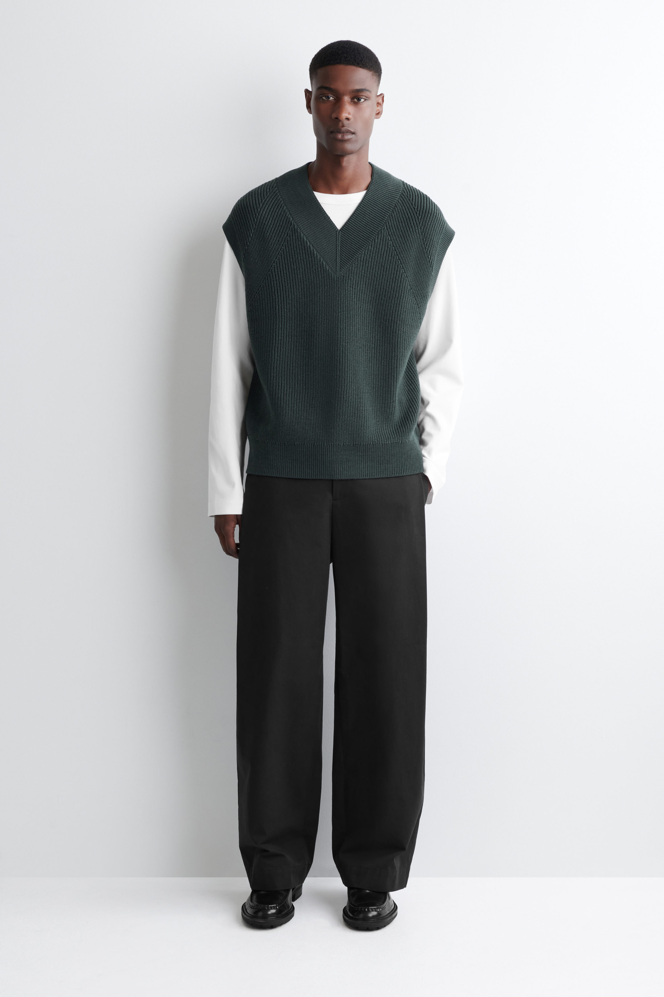 RIBBED WOOL V-NECK SWEATER VEST - GRAY | COS US