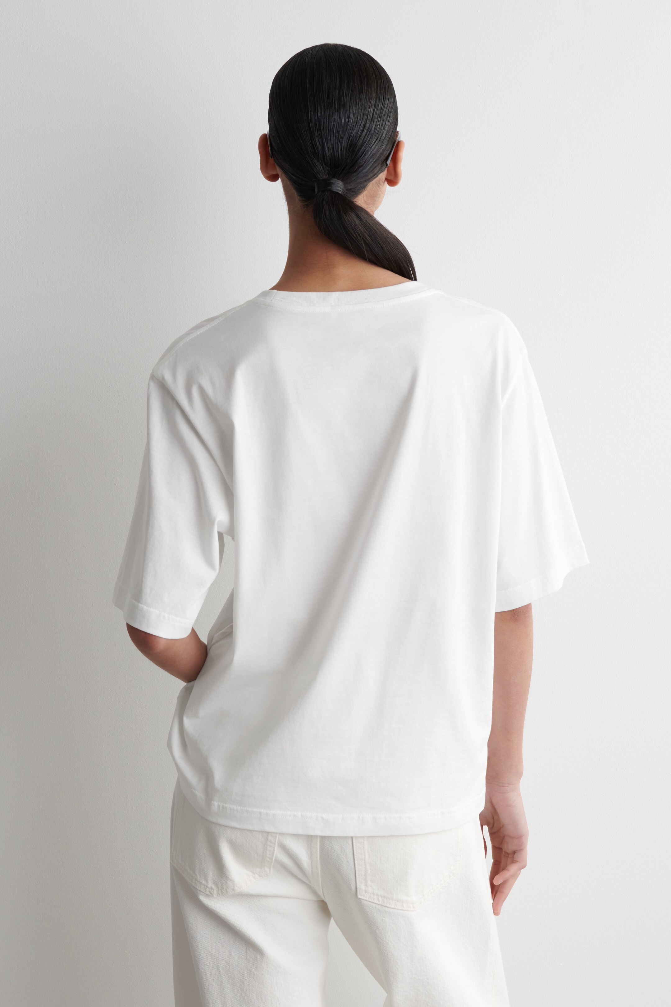 View larger image: RELAXED COTTON T-SHIRT - WHITE - Ladies | H&M GB 3
