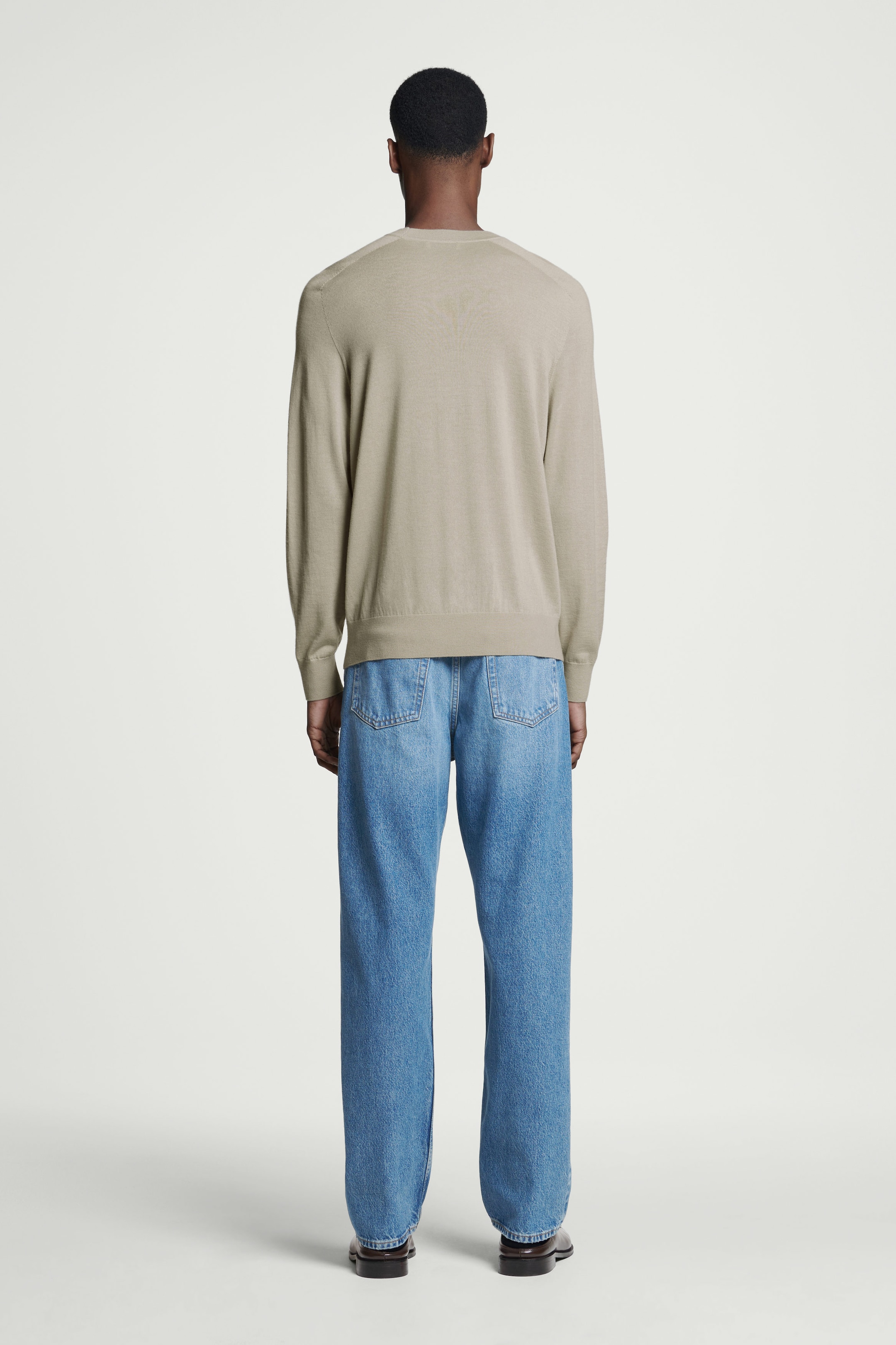 FINE-KNIT CASHMERE CREW-NECK JUMPER
