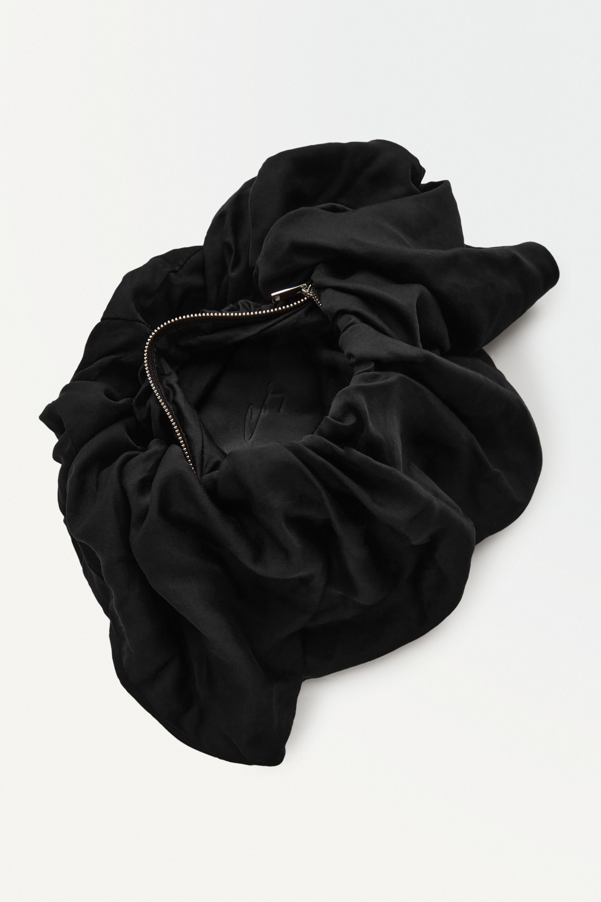 ★送料・関税込★COS★COS THE SCRUNCHIE SHOULDER BAG★ THE SCRUNCHIE SHOULDER BAG - BLACK | COS