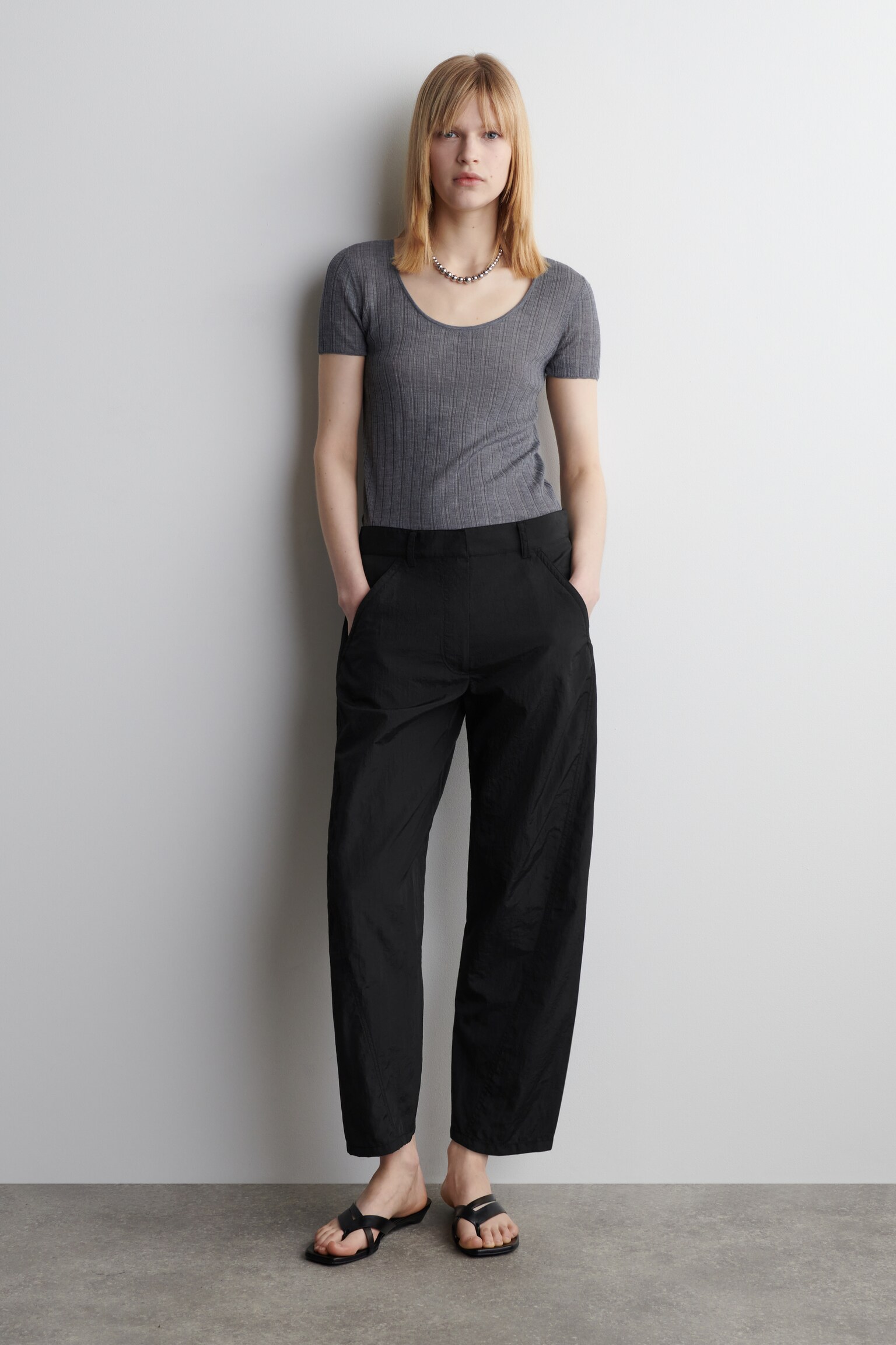 PANTALON BARREL EN NYLON - NOIR