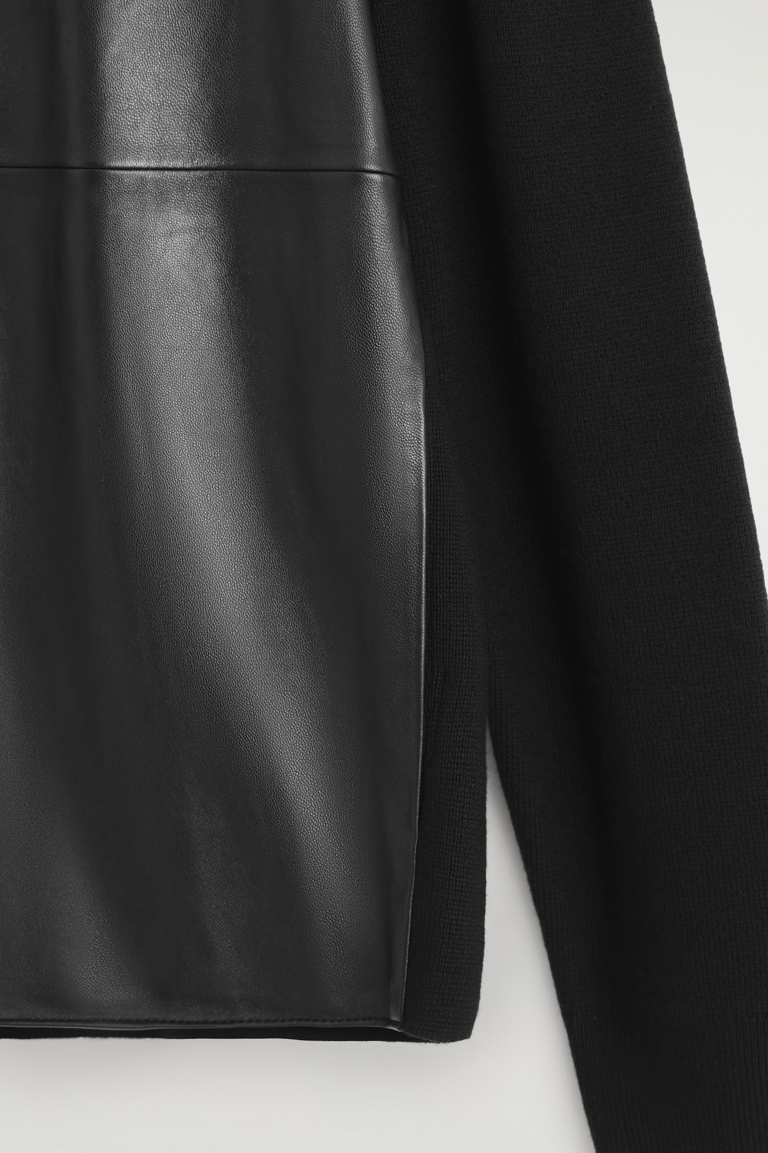CÁRDIGAN DE LANA CON PANEL DE PIEL - NEGRO - 5