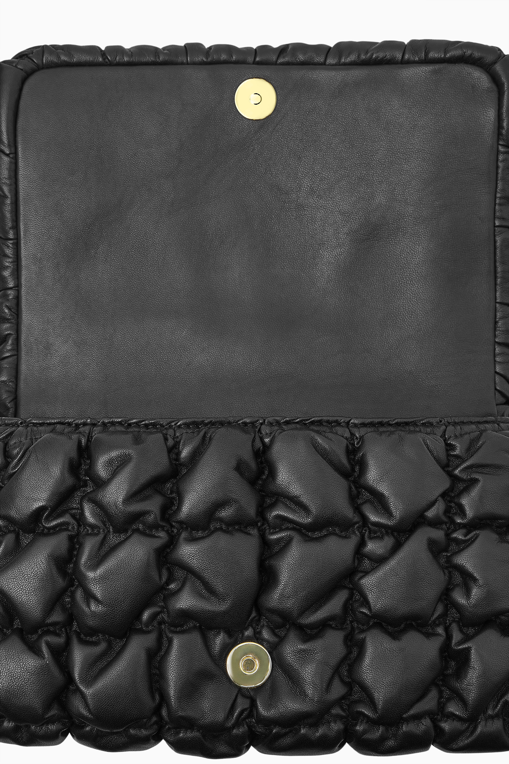 【COS】 Quilted Micro Bag Black 735_cef91af549.jpg