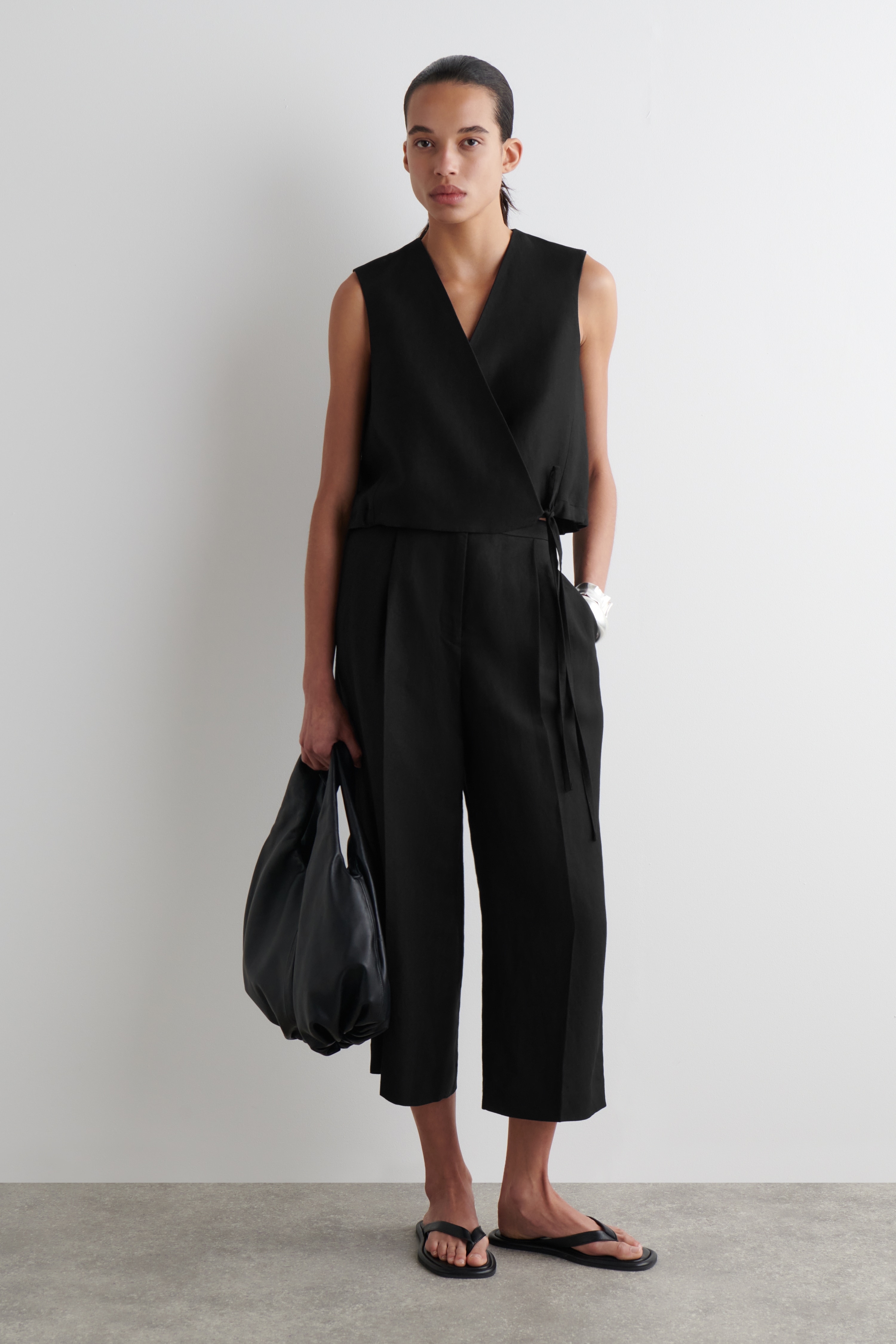 Pantaloni scurți din amestec de in, croială dreaptă - NEGRU