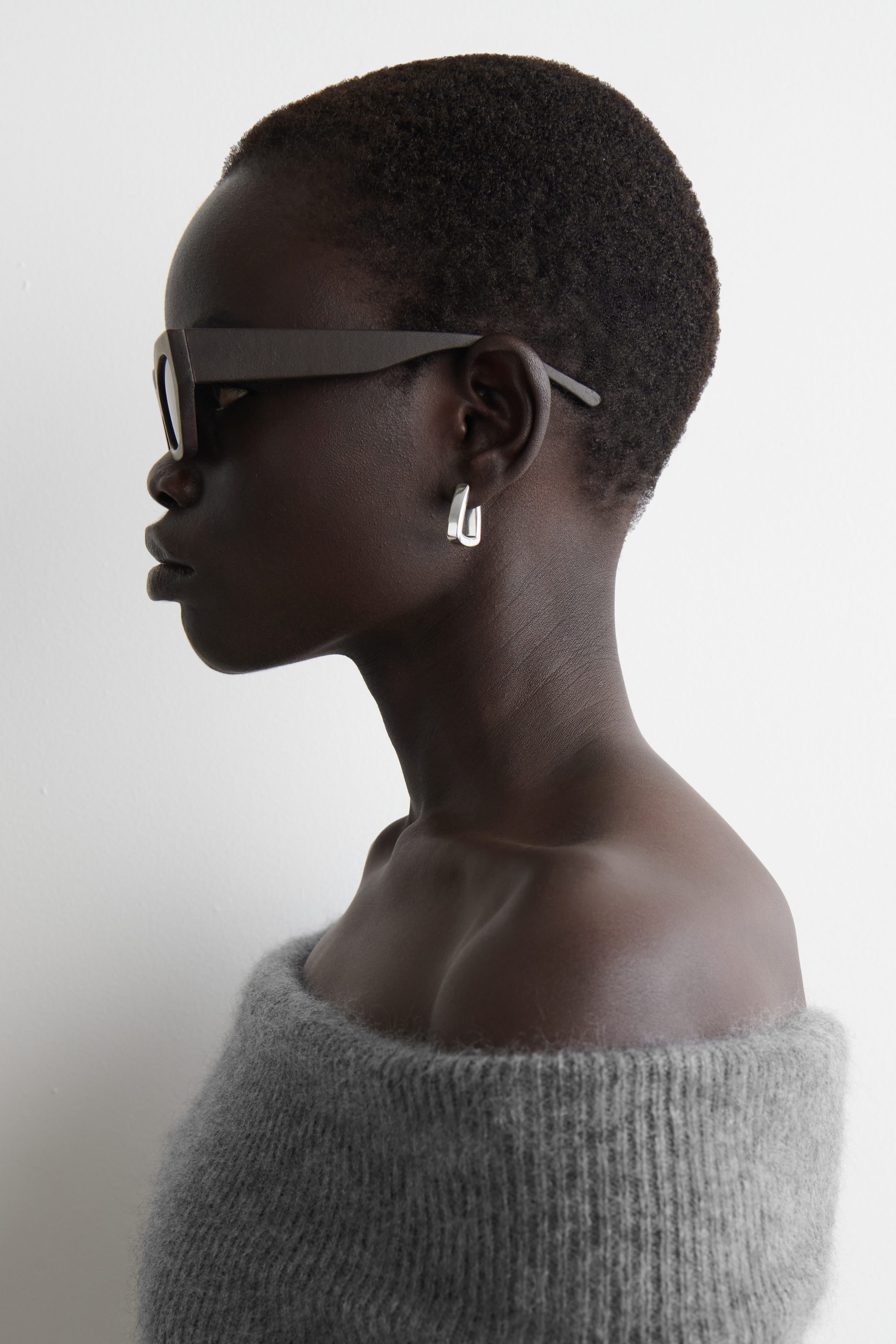 LEATHER CAT-EYE SUNGLASSES