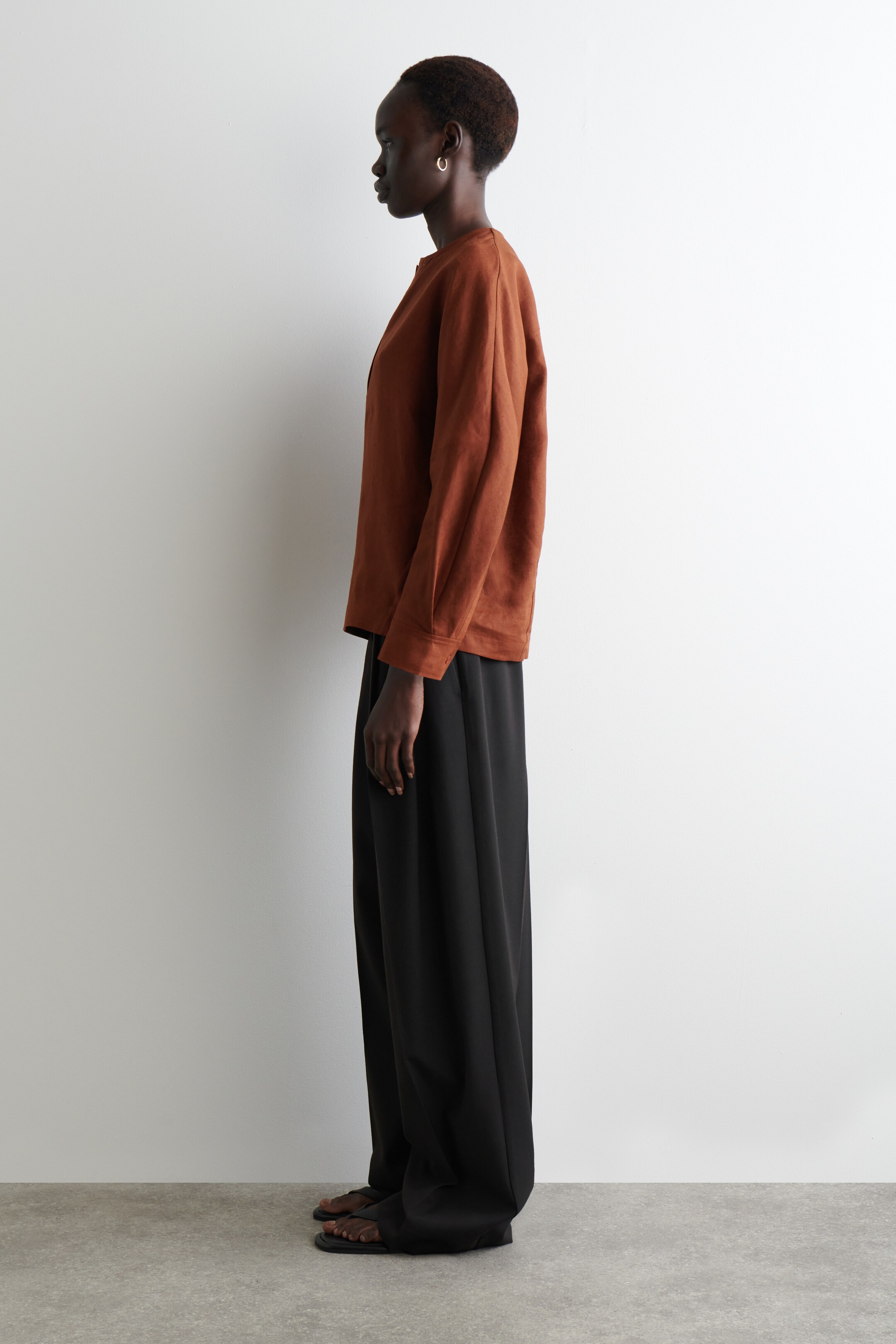 Agrandir l'image: BLOUSE VOLUMINEUSE EN LIN - ROUGE ROUILLE - FEMME | H&M BE 2