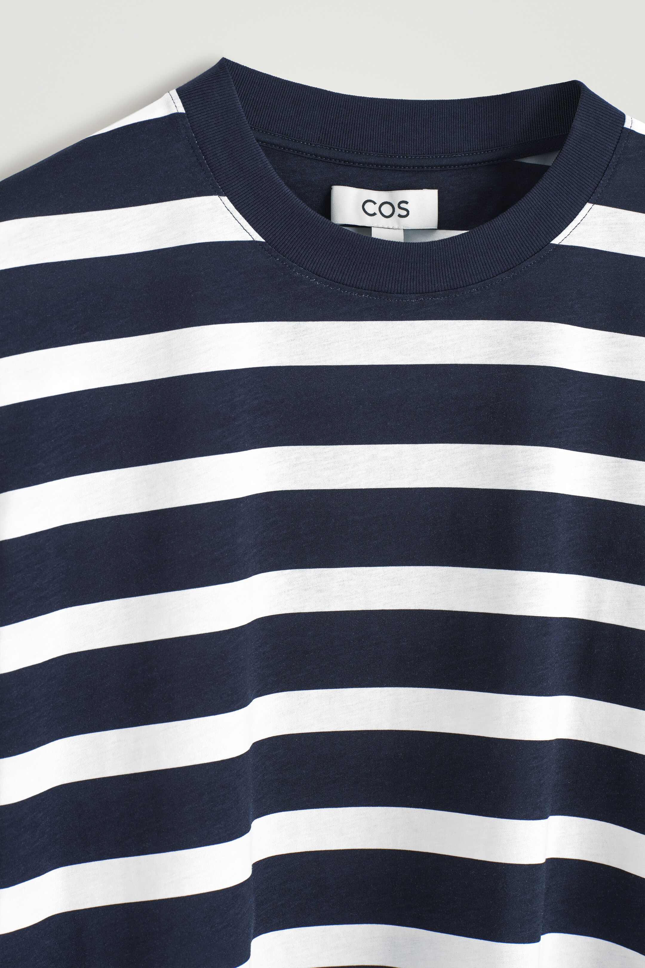 View larger image: OVERSIZED 3/4 SLEEVE T-SHIRT - NAVY / WHITE / STRIPED - Men | H&M GB 8