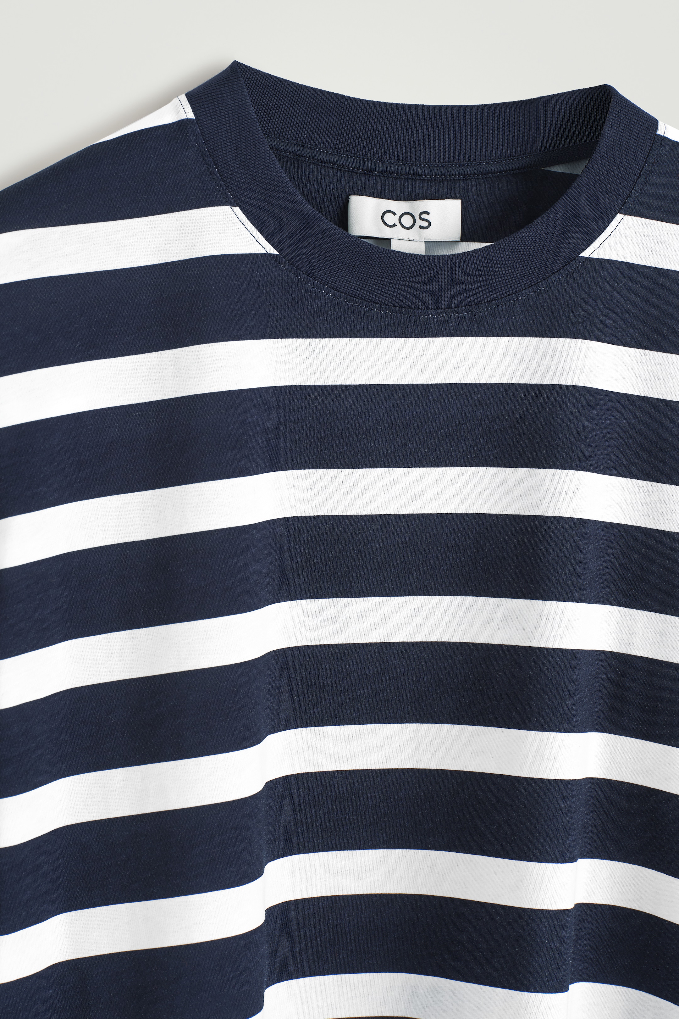 Visualizza immagine più grande: T-SHIRT OVERSIZE CON MANICHE A 3/4 - BLU NAVY / BIANCO / RIGHE - UOMO | H&M IT 8