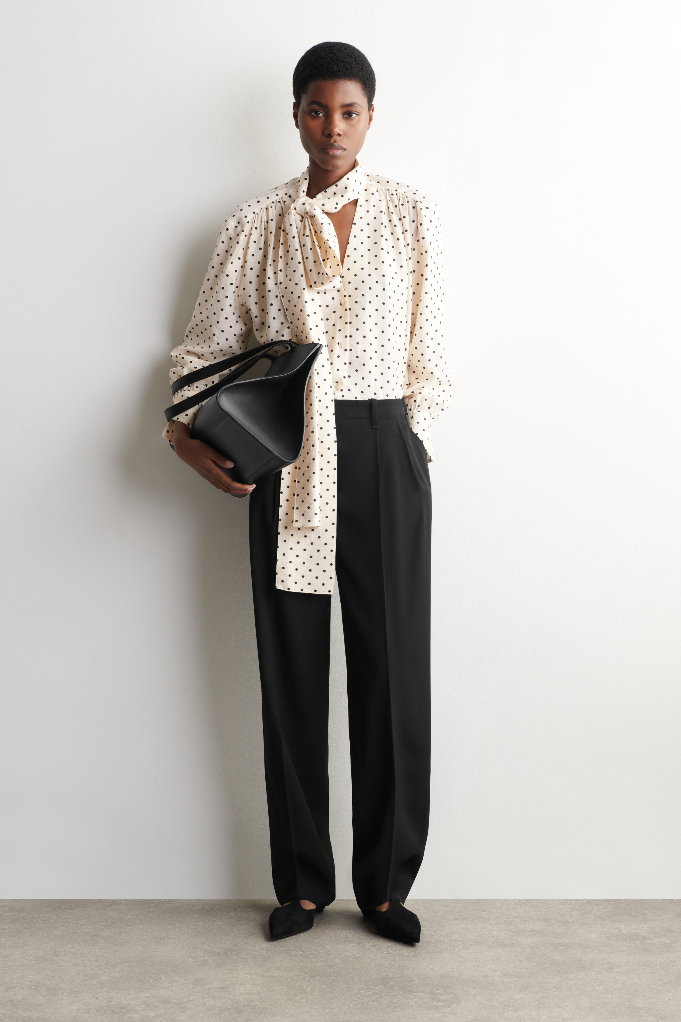 トップス BEEDEN DOTS SCARF NECK TOPS Polka-dotted scarf-neck chiffon blouse | Twik | | Simons