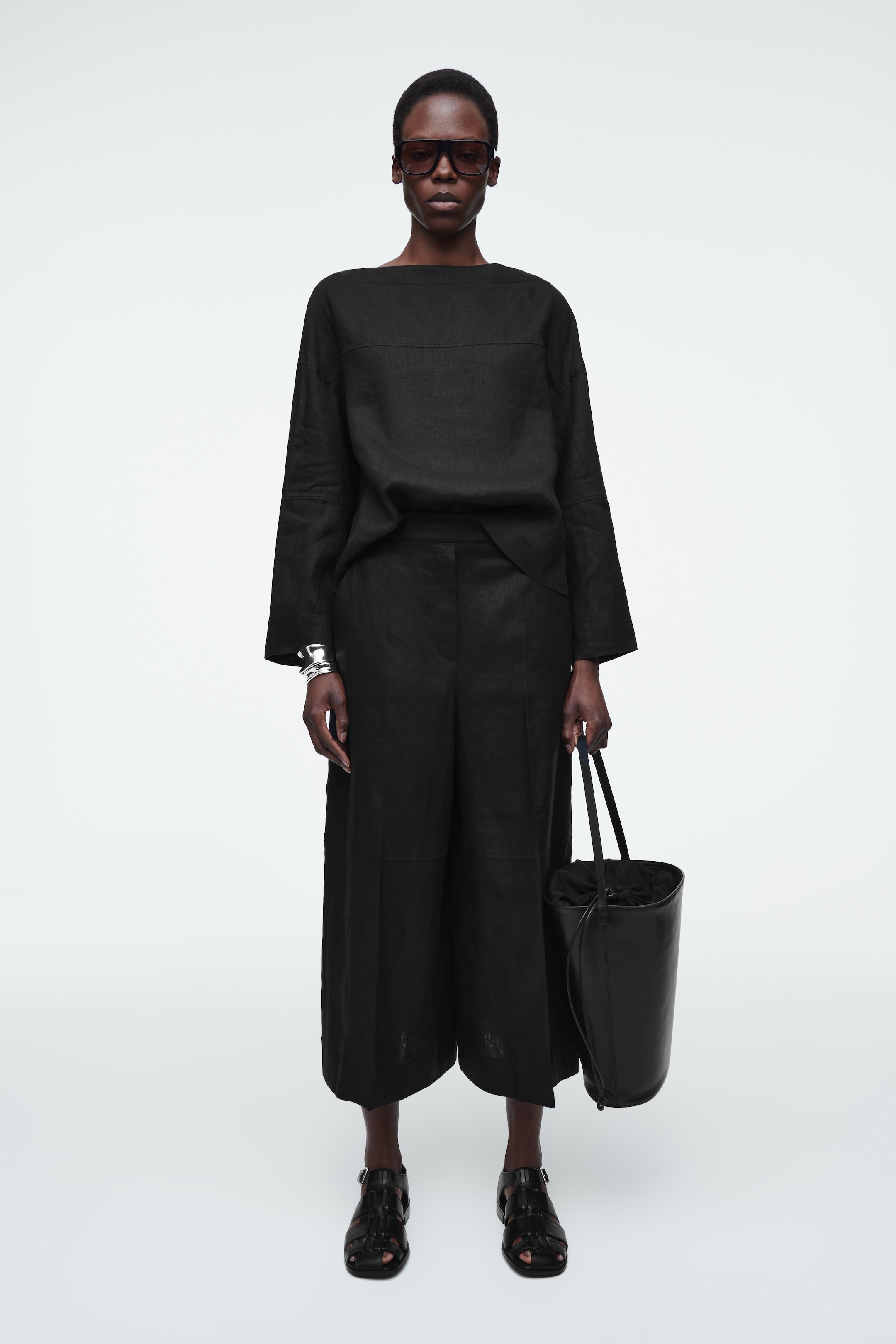 Agrandir l'image: BLOUSE AVEC DÉTAIL À NOUER EN LIN - NOIR - FEMME | H&M BE 2