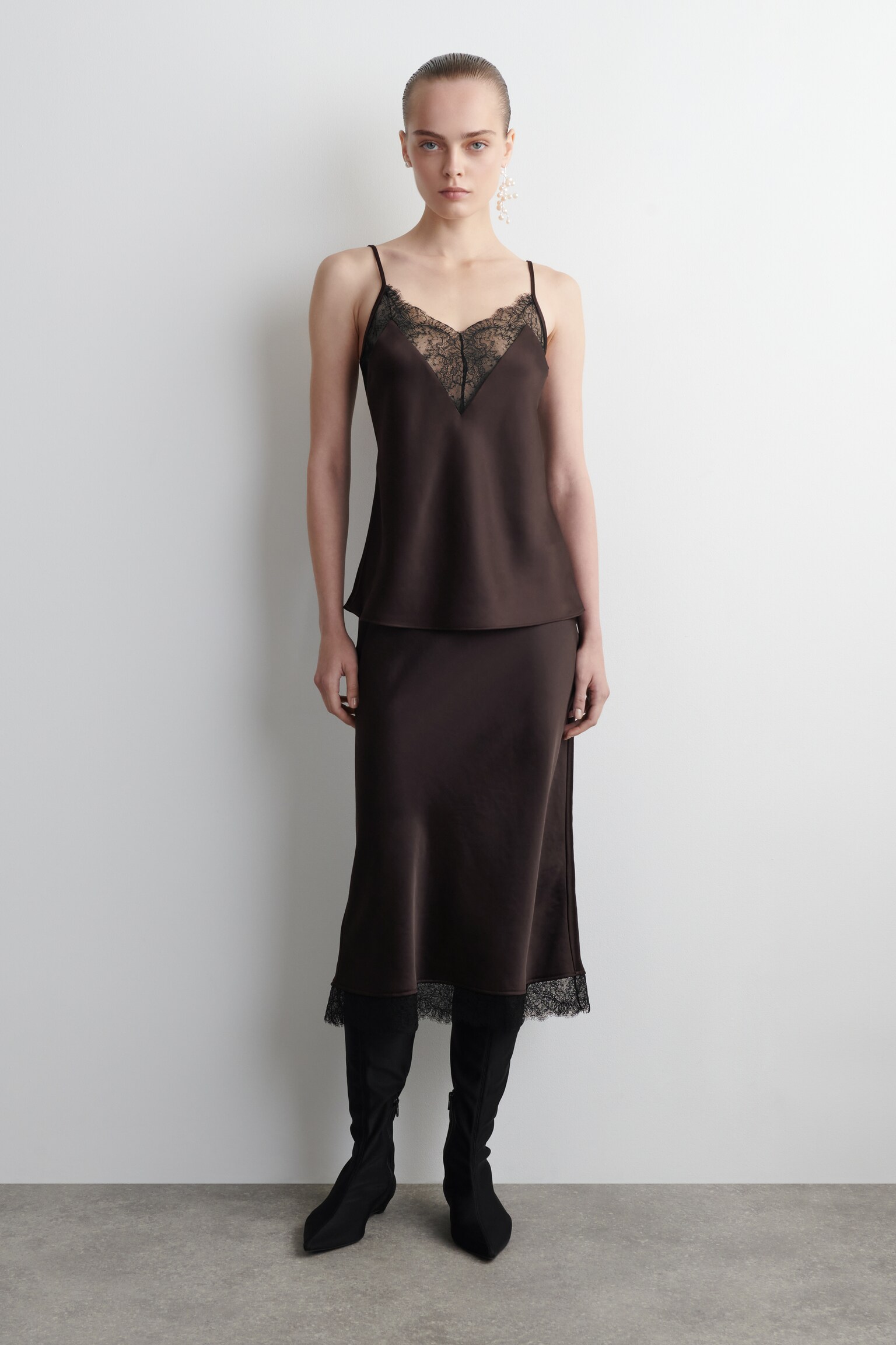 LACE-TRIMMED SATIN CAMI TOP - BROWN - 3