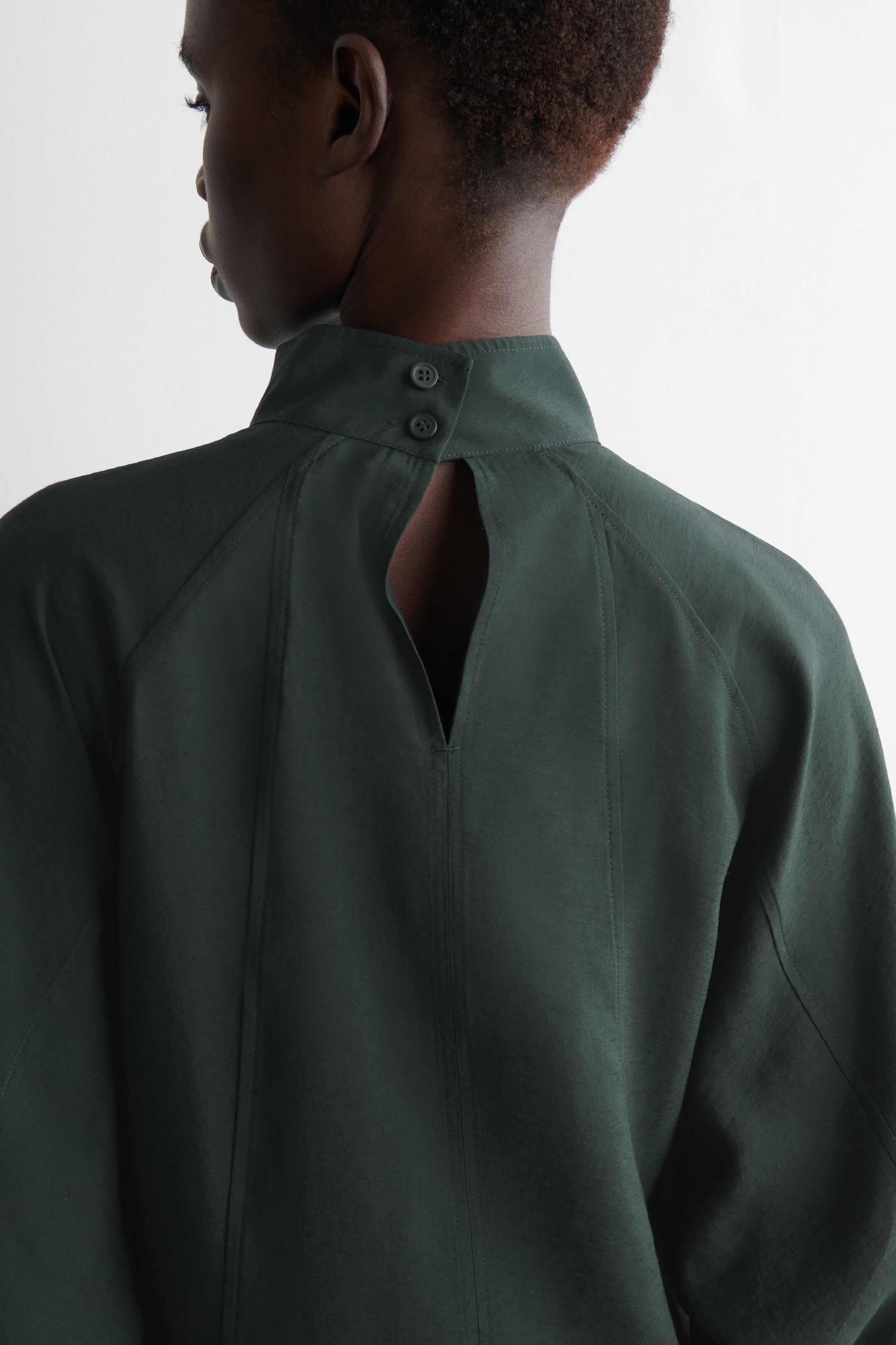 Agrandir l'image: ROBE COURTE À MANCHES CHAUVE-SOURIS - NOIR - FEMME | H&M BE 4