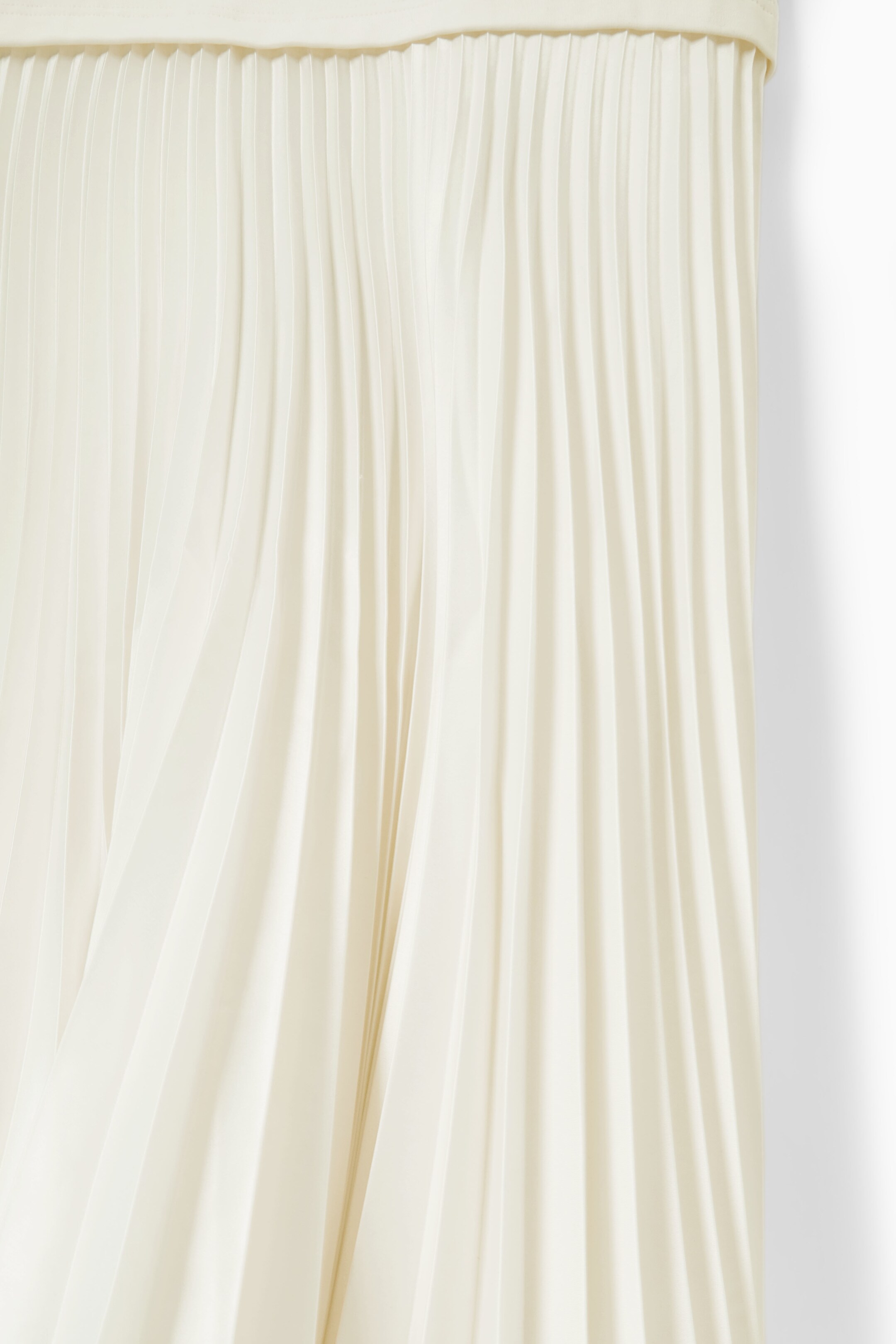 View larger image: PLEATED-SKIRT T-SHIRT DRESS - OFF-WHITE - Ladies | H&M GB 2